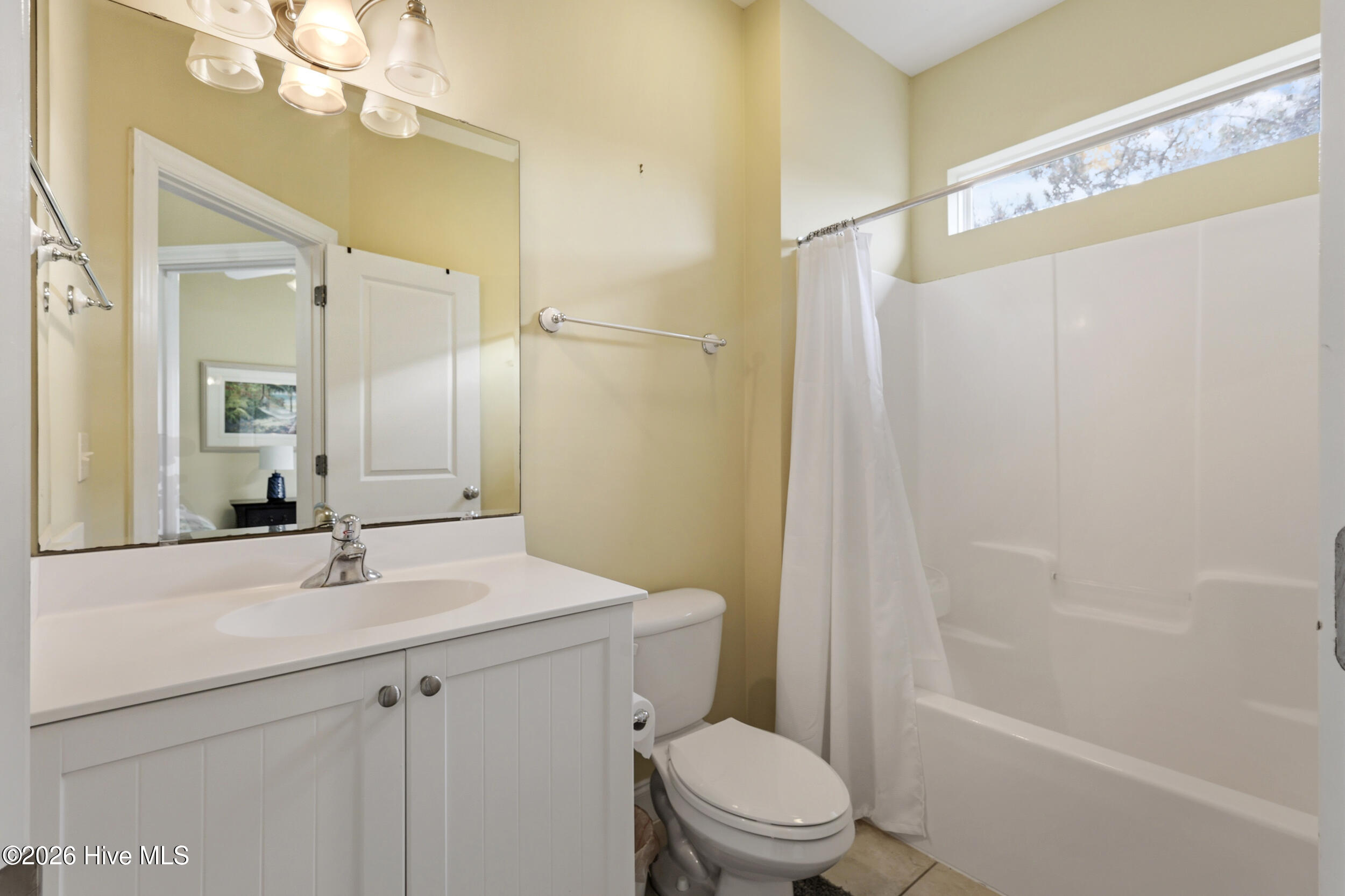 100562364 | Photo 22