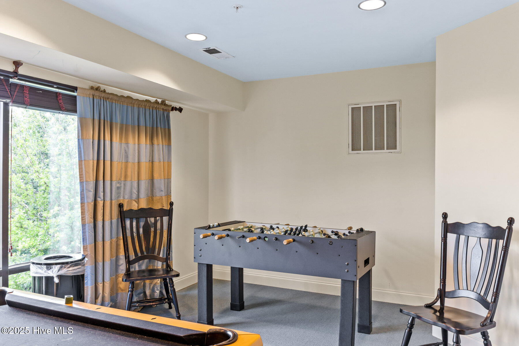 100518149 | Photo 33