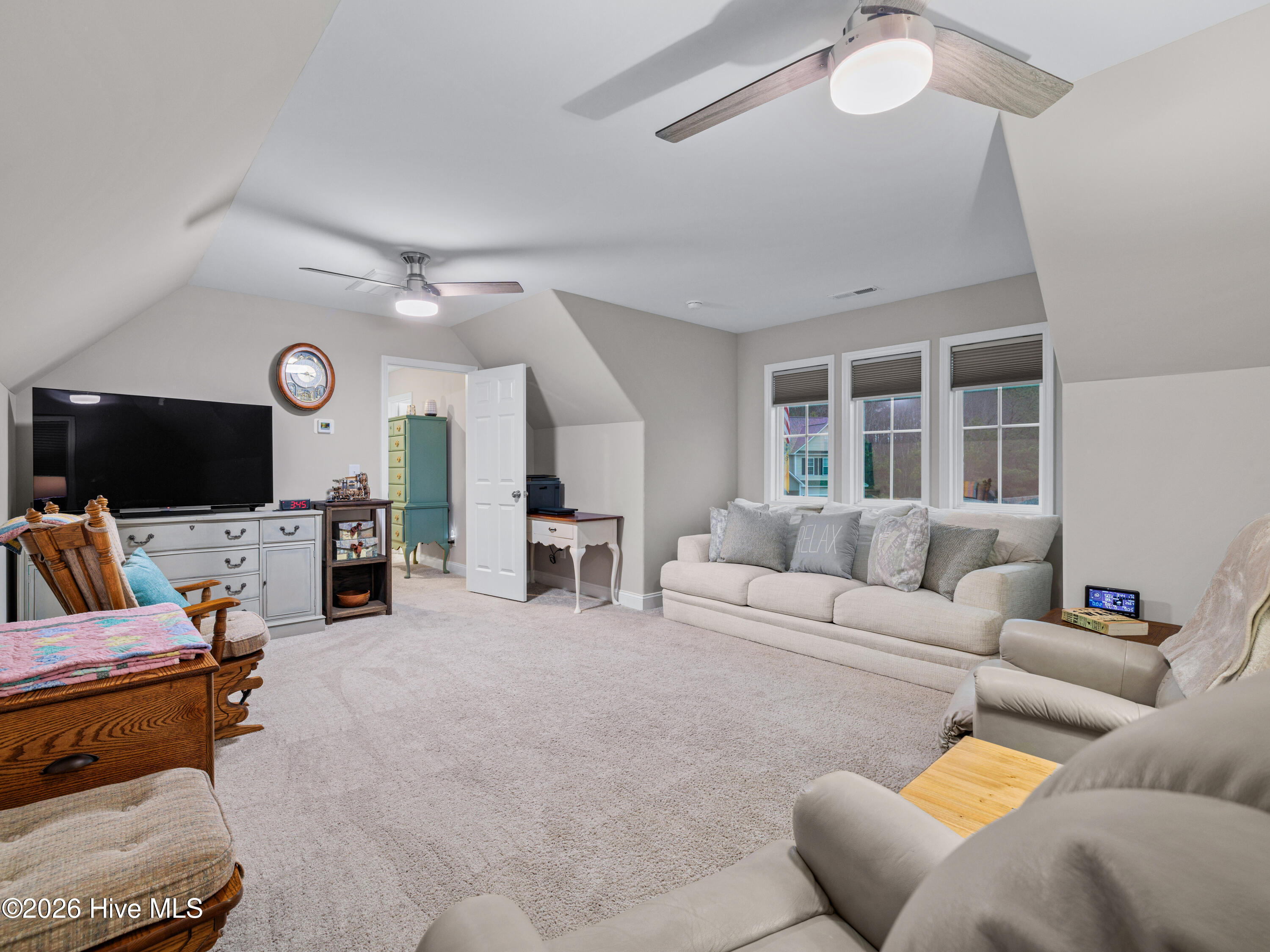 100549513 | Photo 42