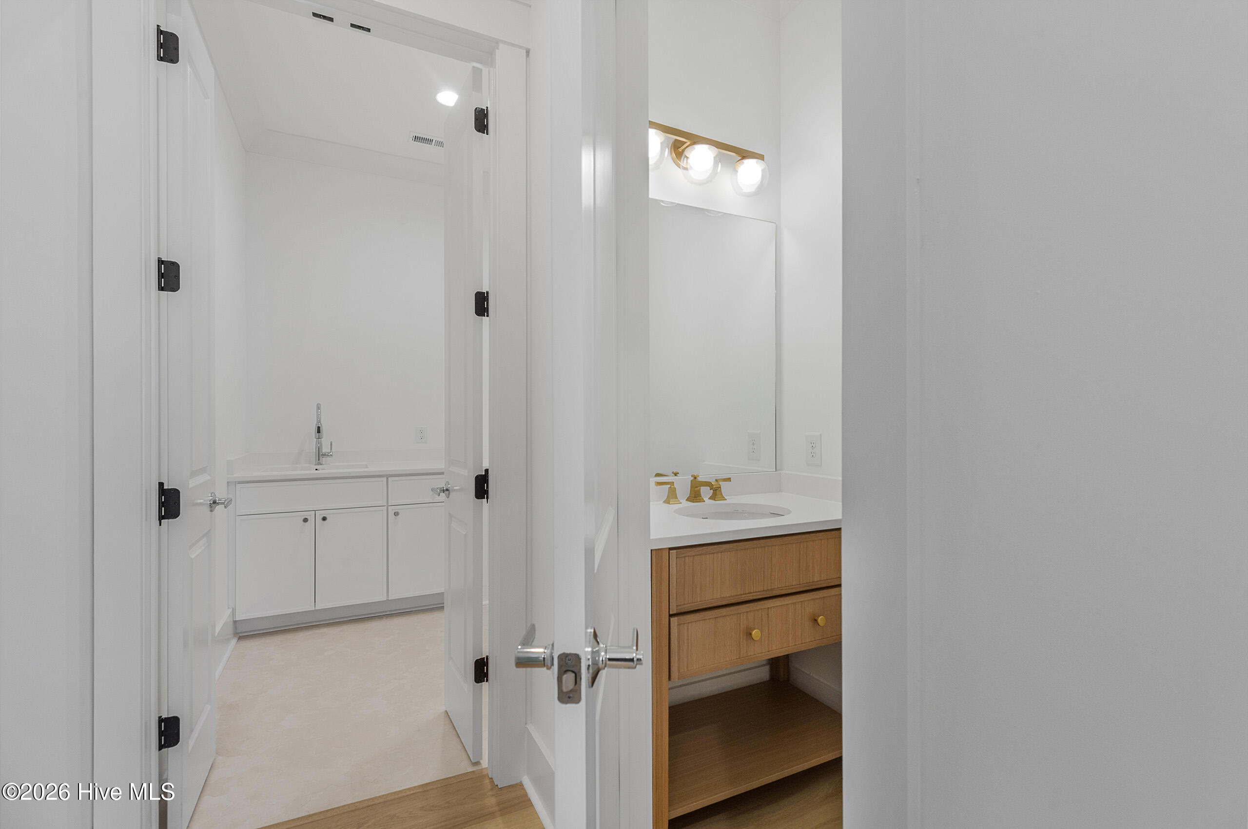 100519914 | Photo 49