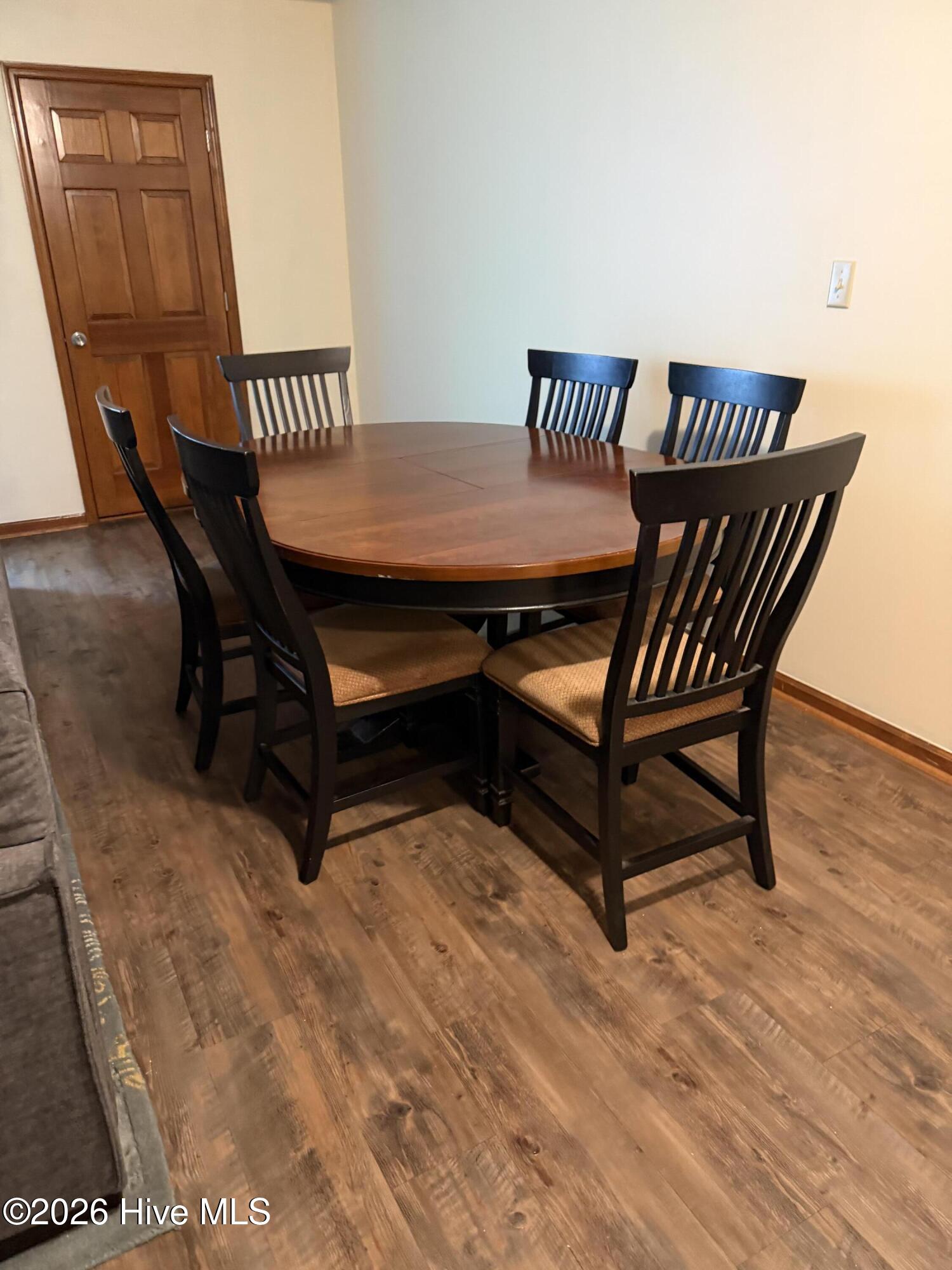 100548583 | Photo 25