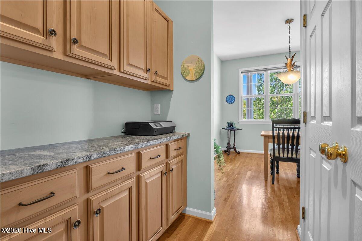 100566534 | Photo 12