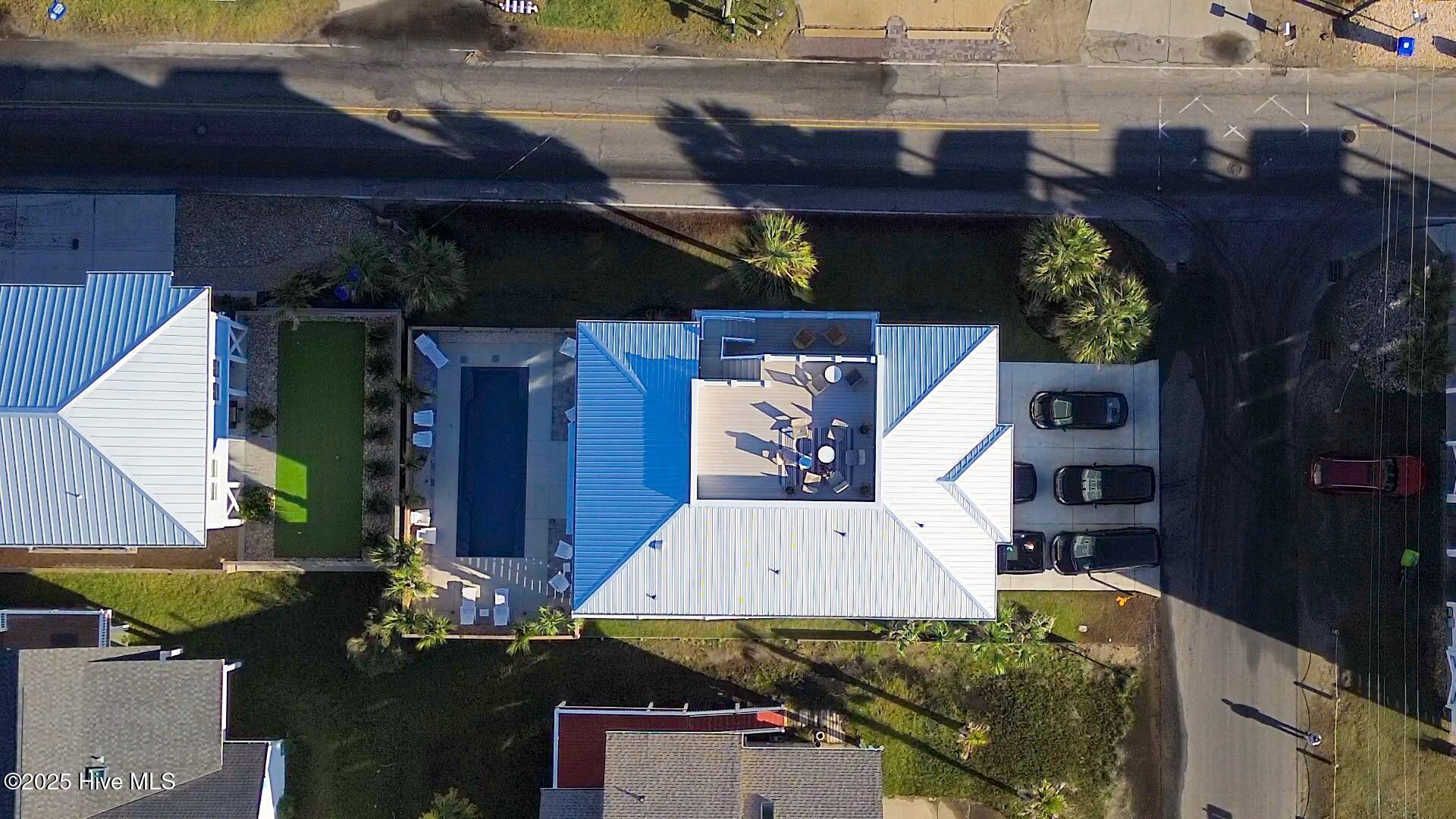 100560716 | Photo 77