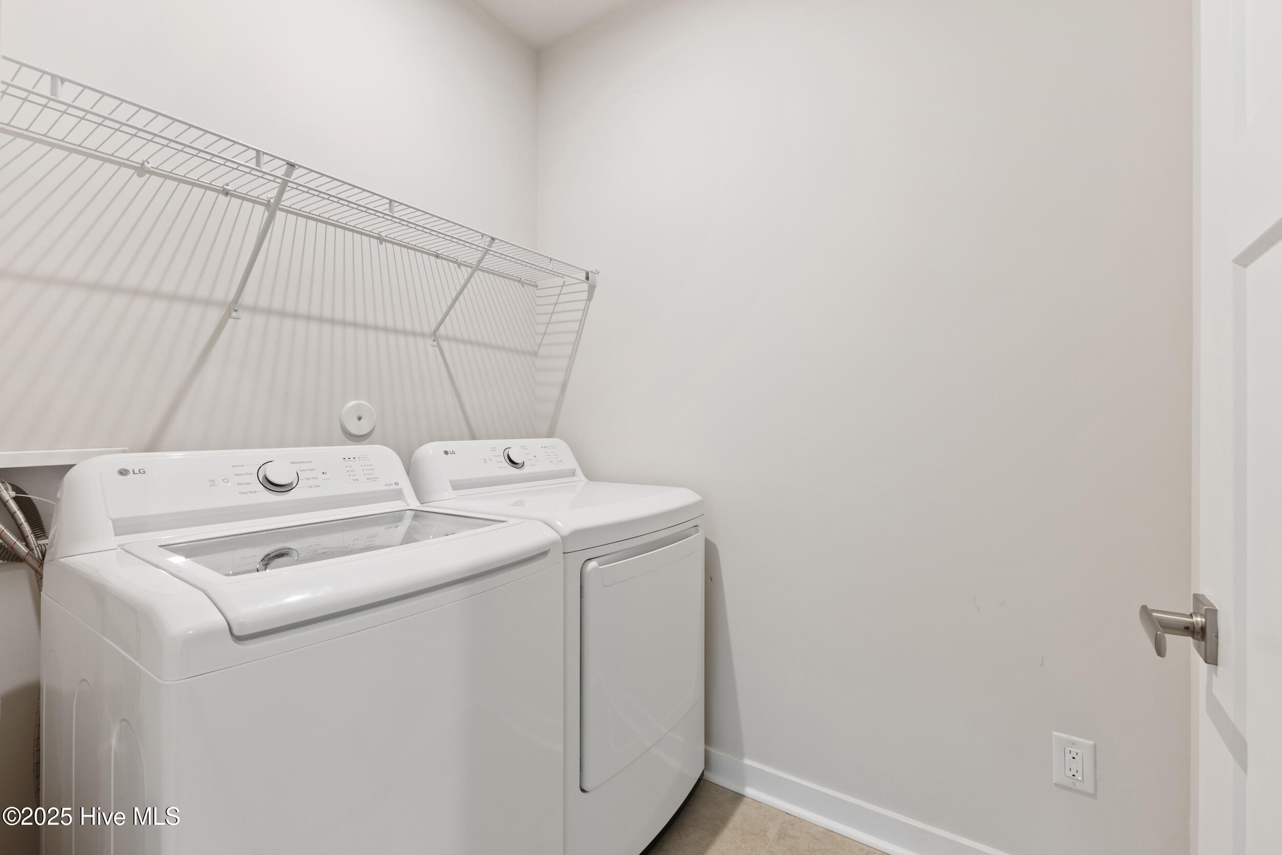 100530232 | Photo 22