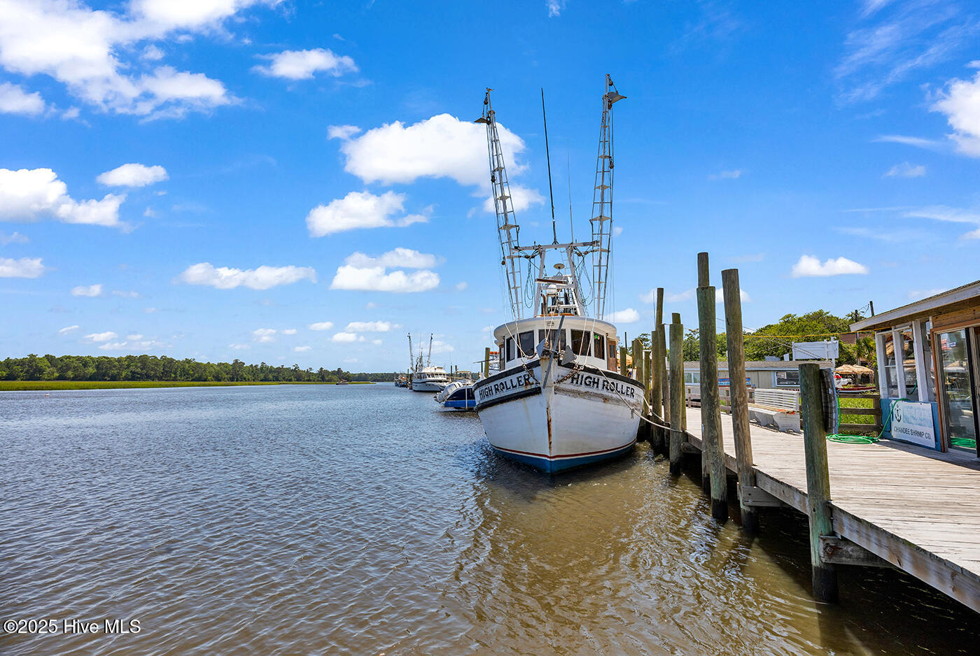 100537192 | Photo 24