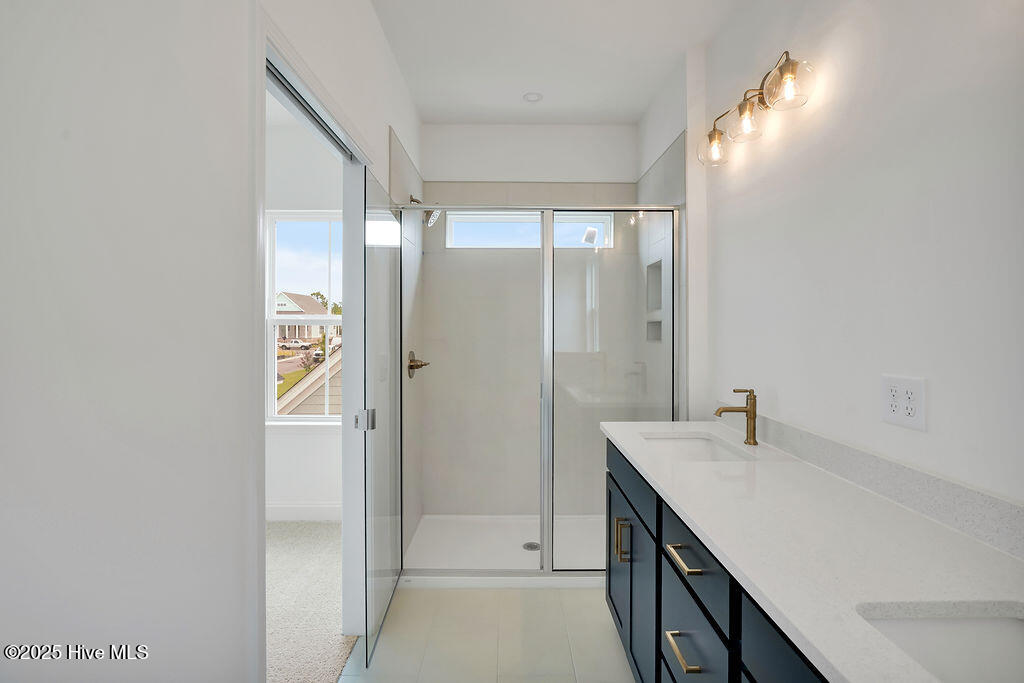 100540723 | Photo 29