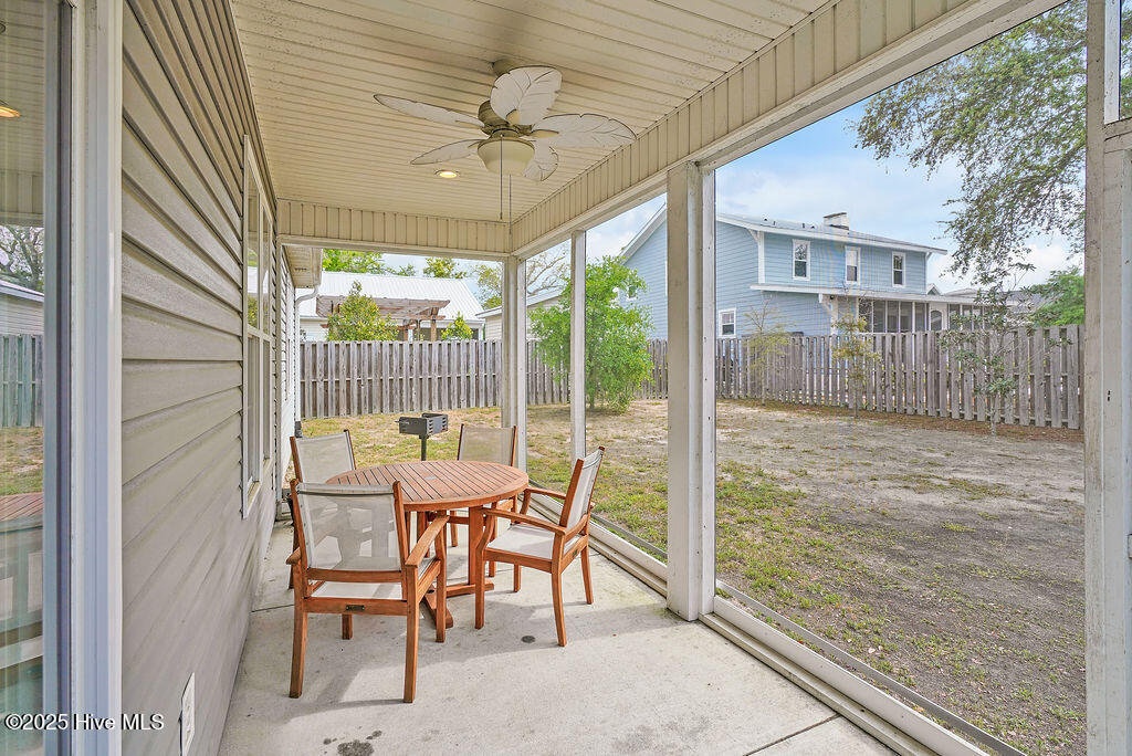 100504186 | Photo 30