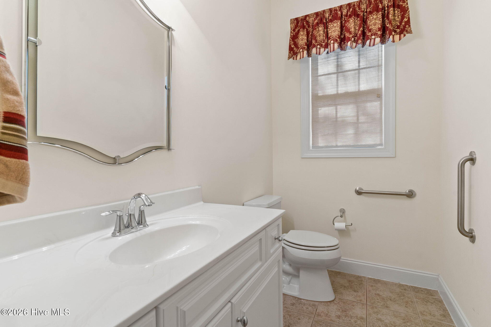 100568005 | Photo 26