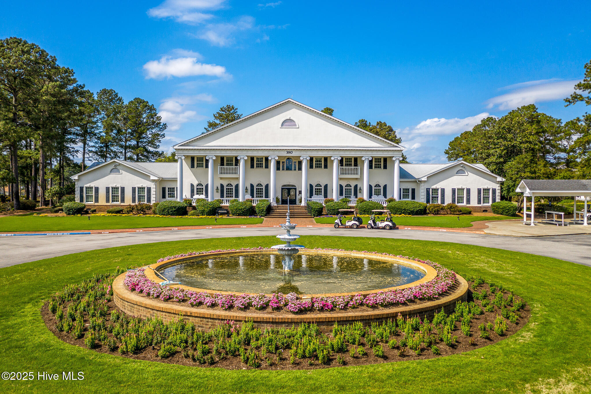 100565271 | Photo 35