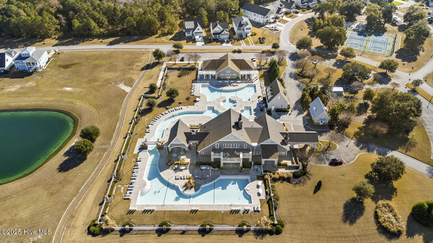 100545197 | Photo 82