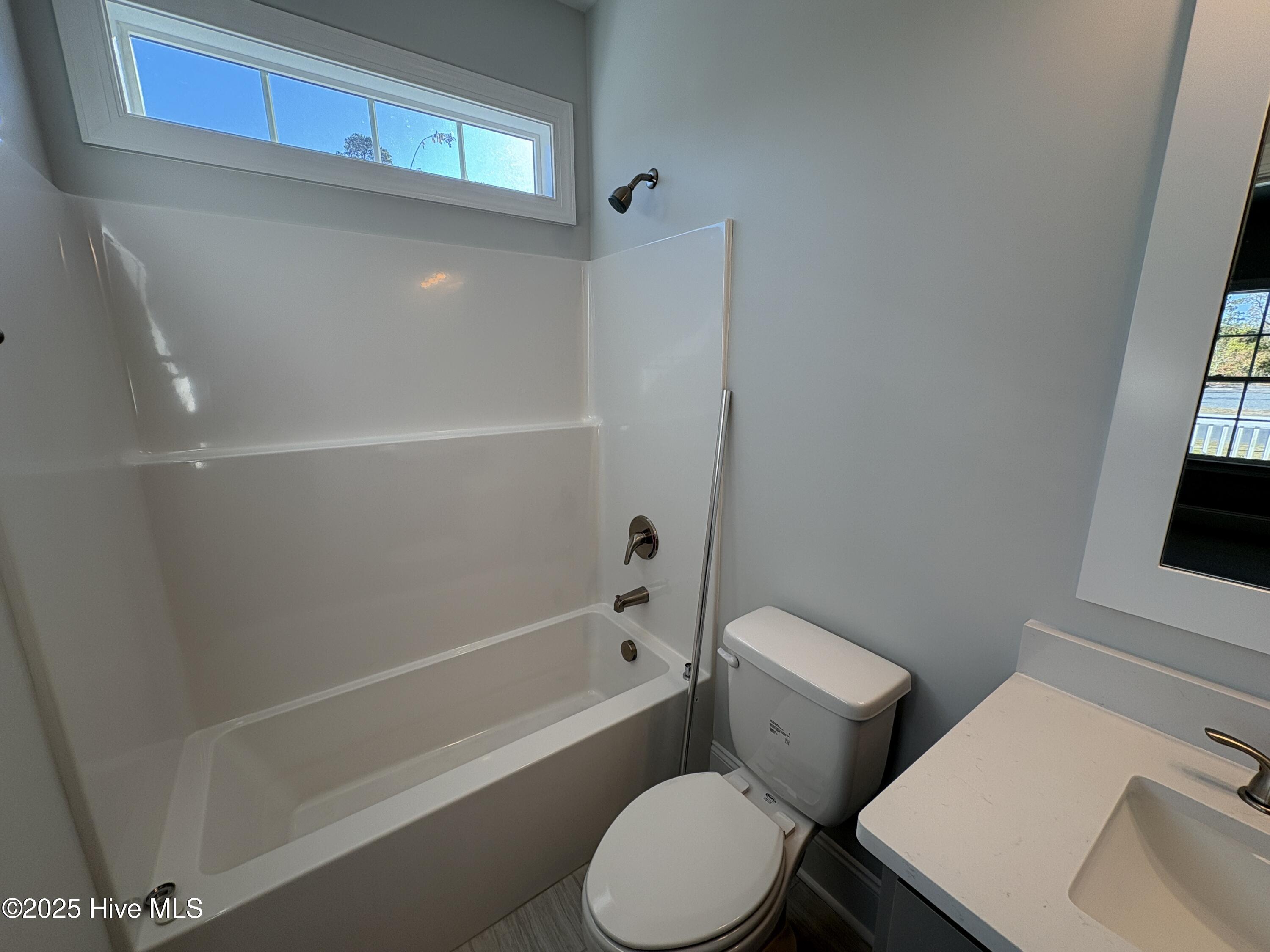 100539800 | Photo 40