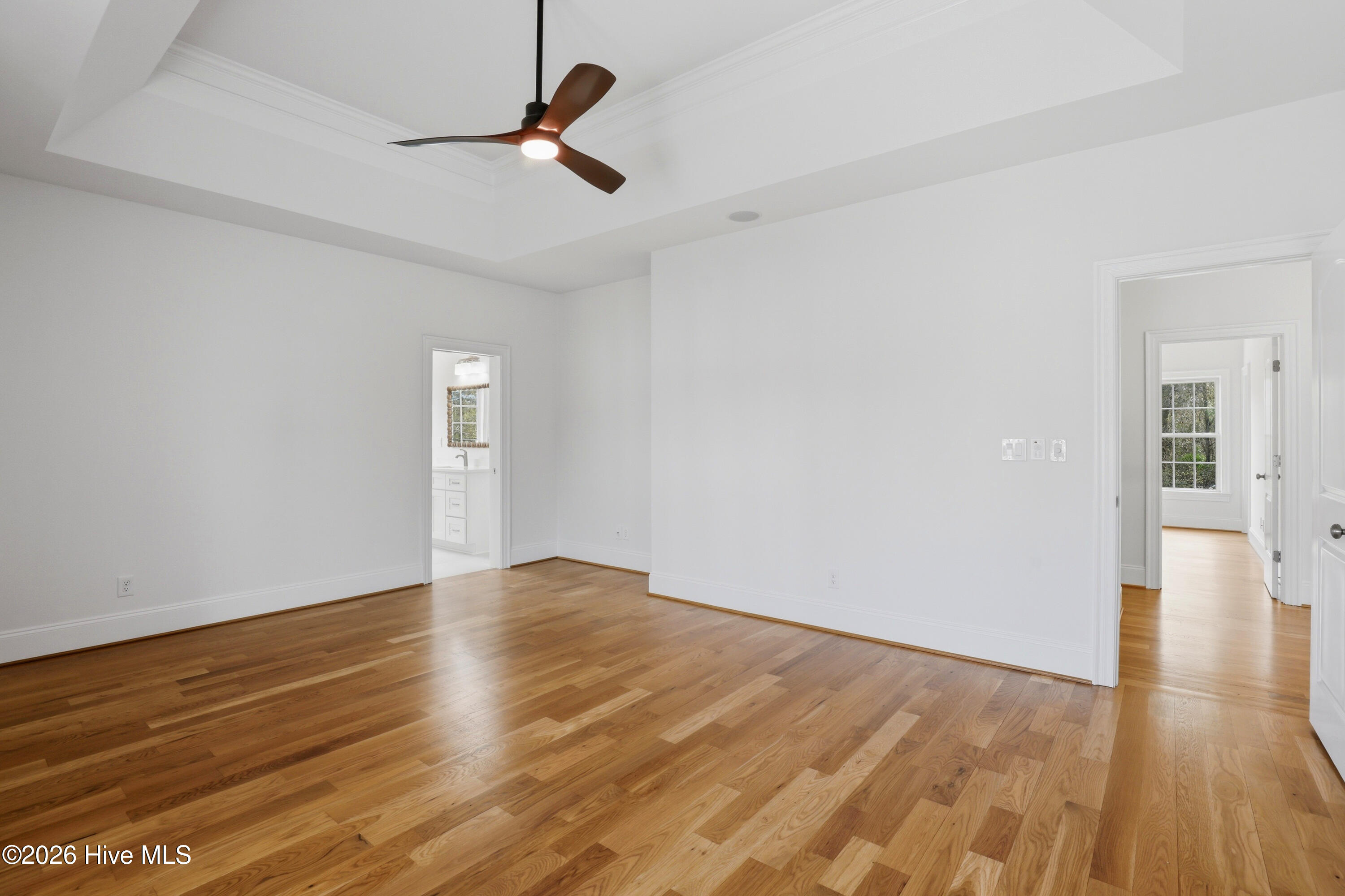 100562697 | Photo 25