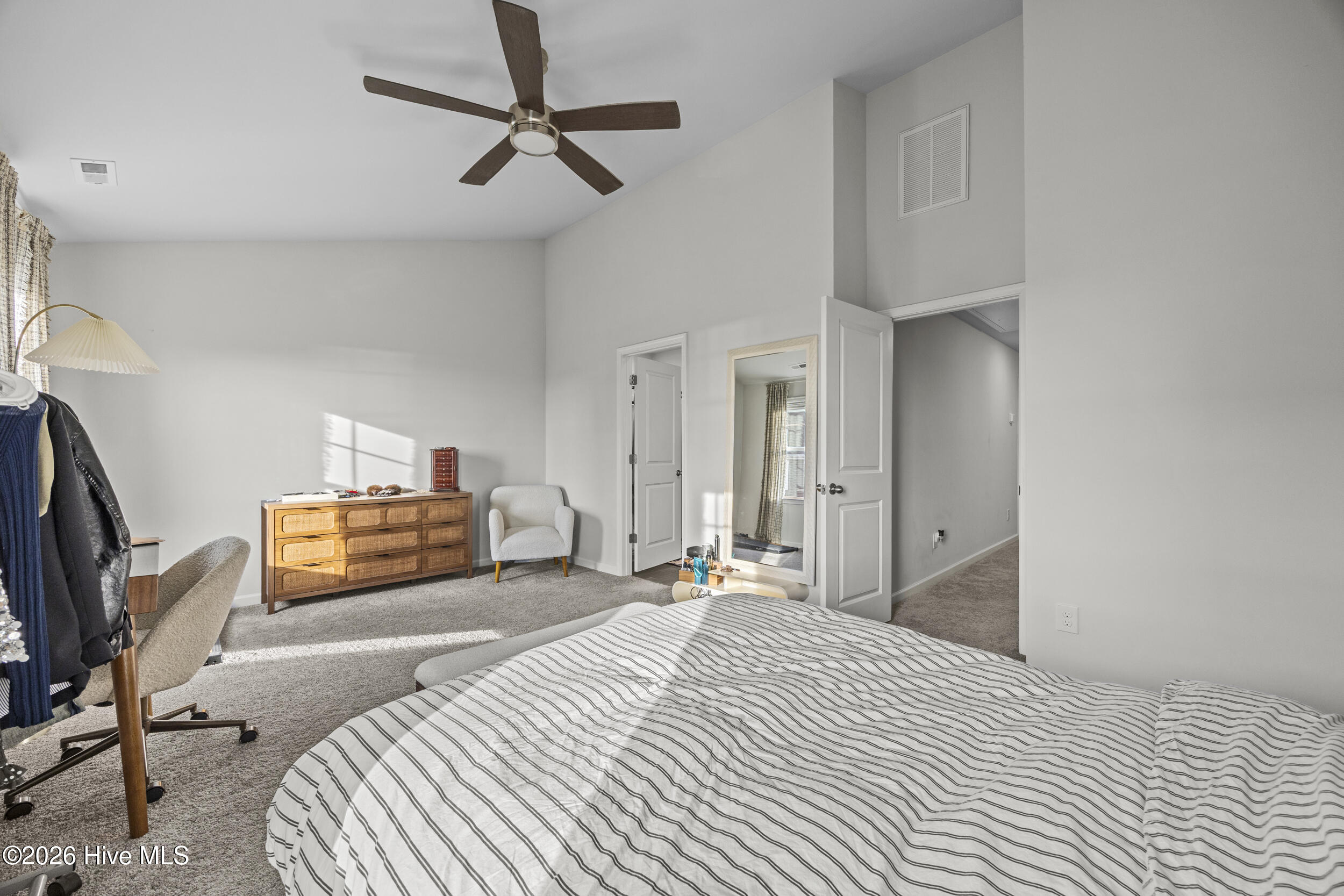 100554474 | Photo 21