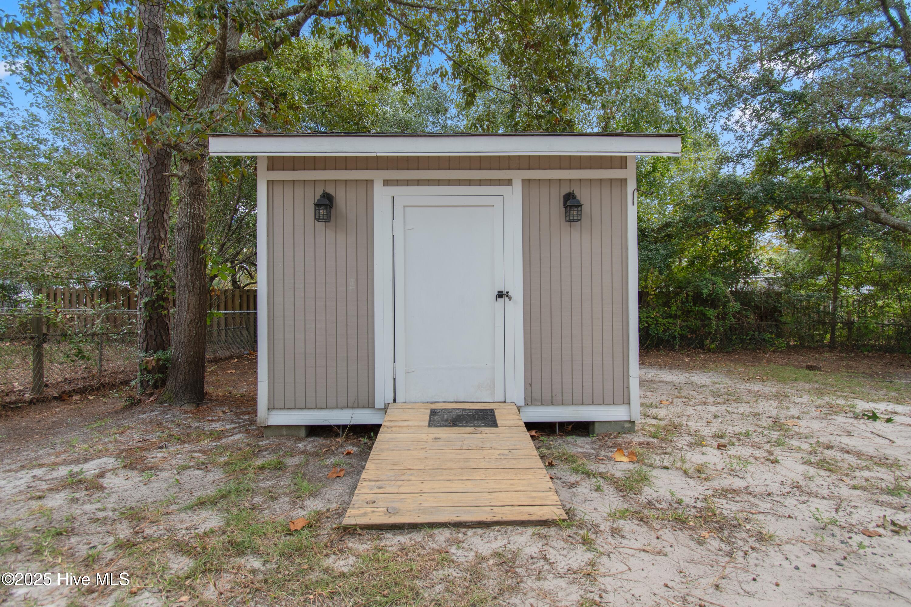 100532715 | Photo 25