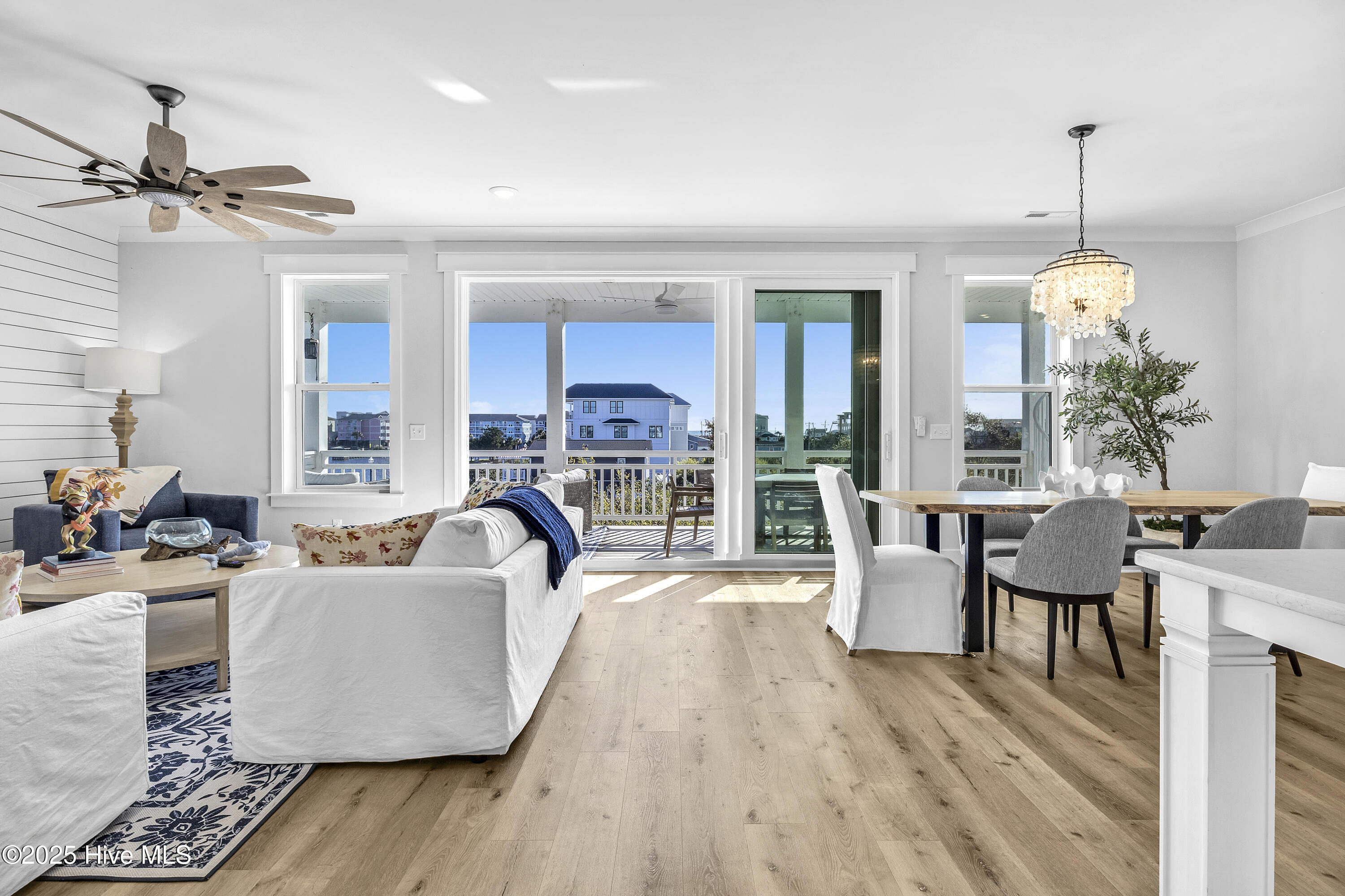 100540464 | Photo 27