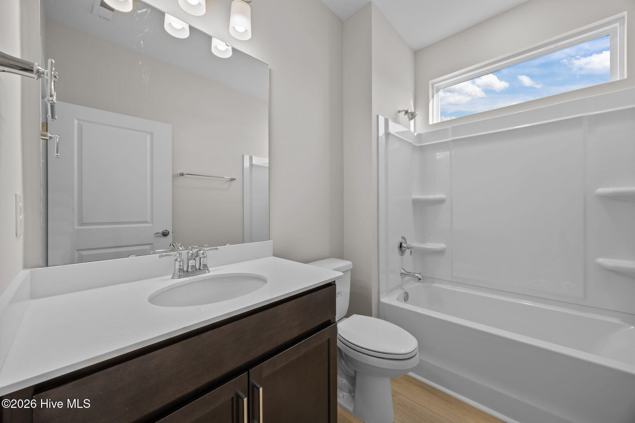 100509950 | Photo 20