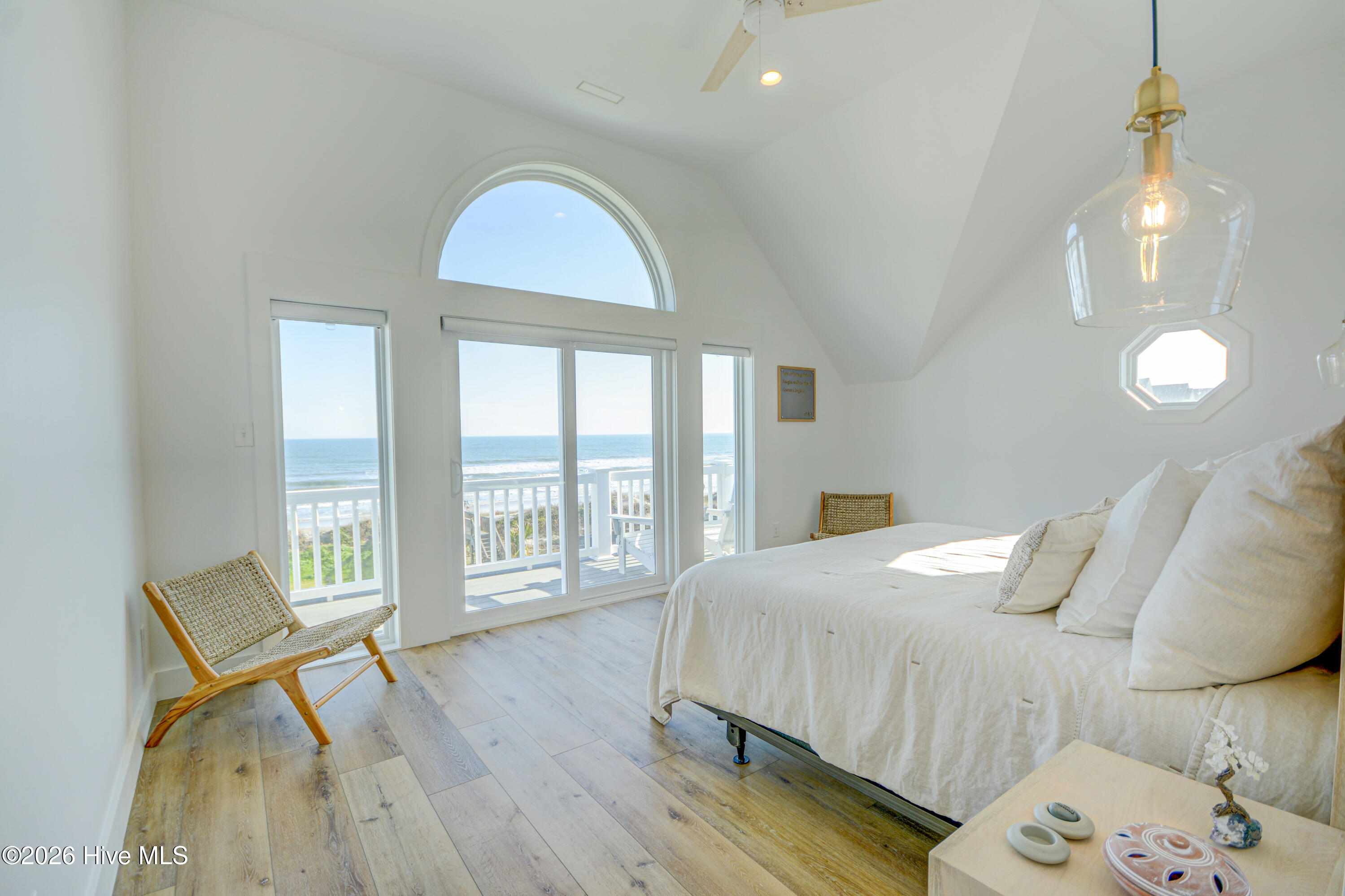 100556459 | Photo 18