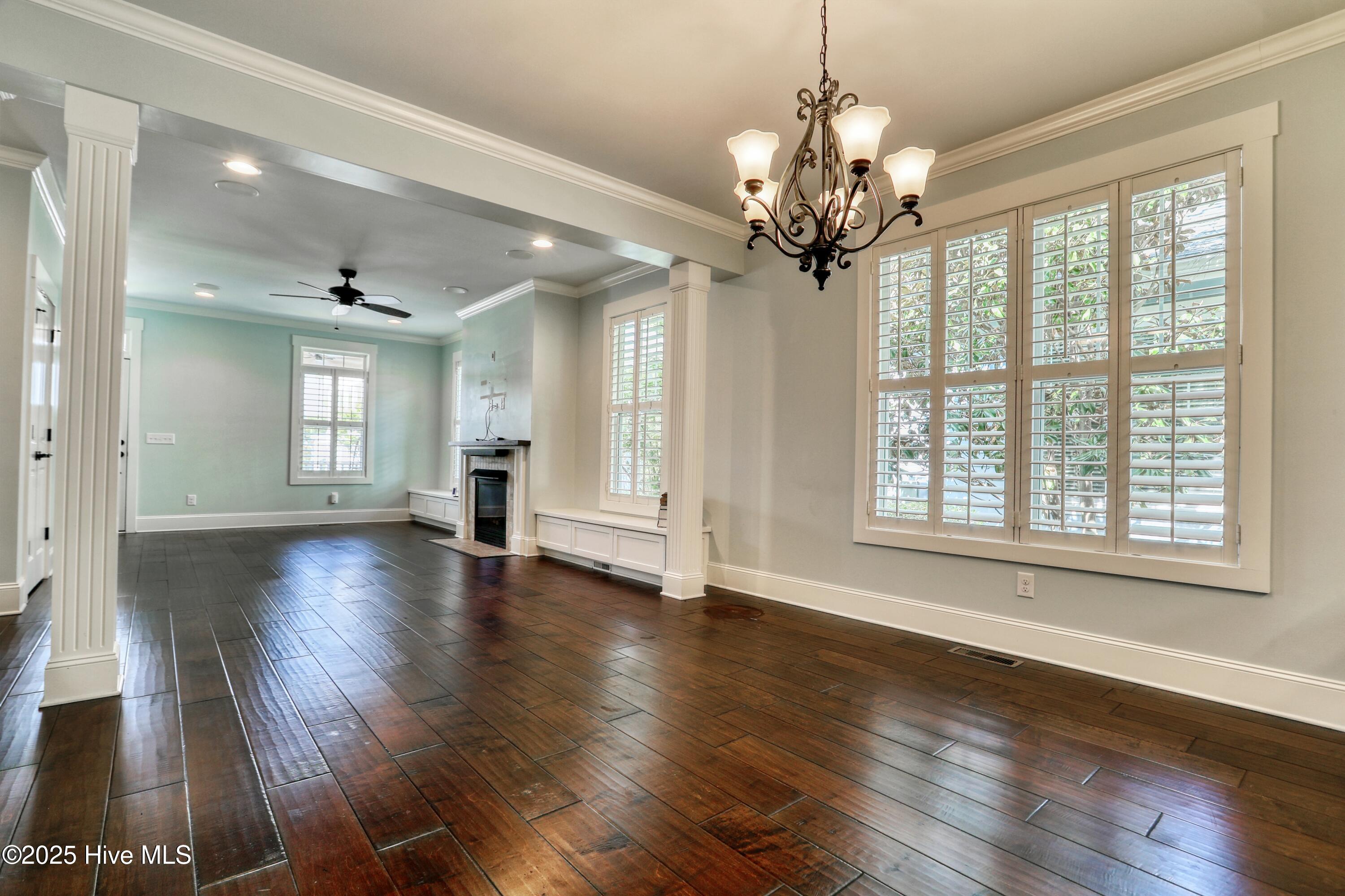 100502836 | Photo 14