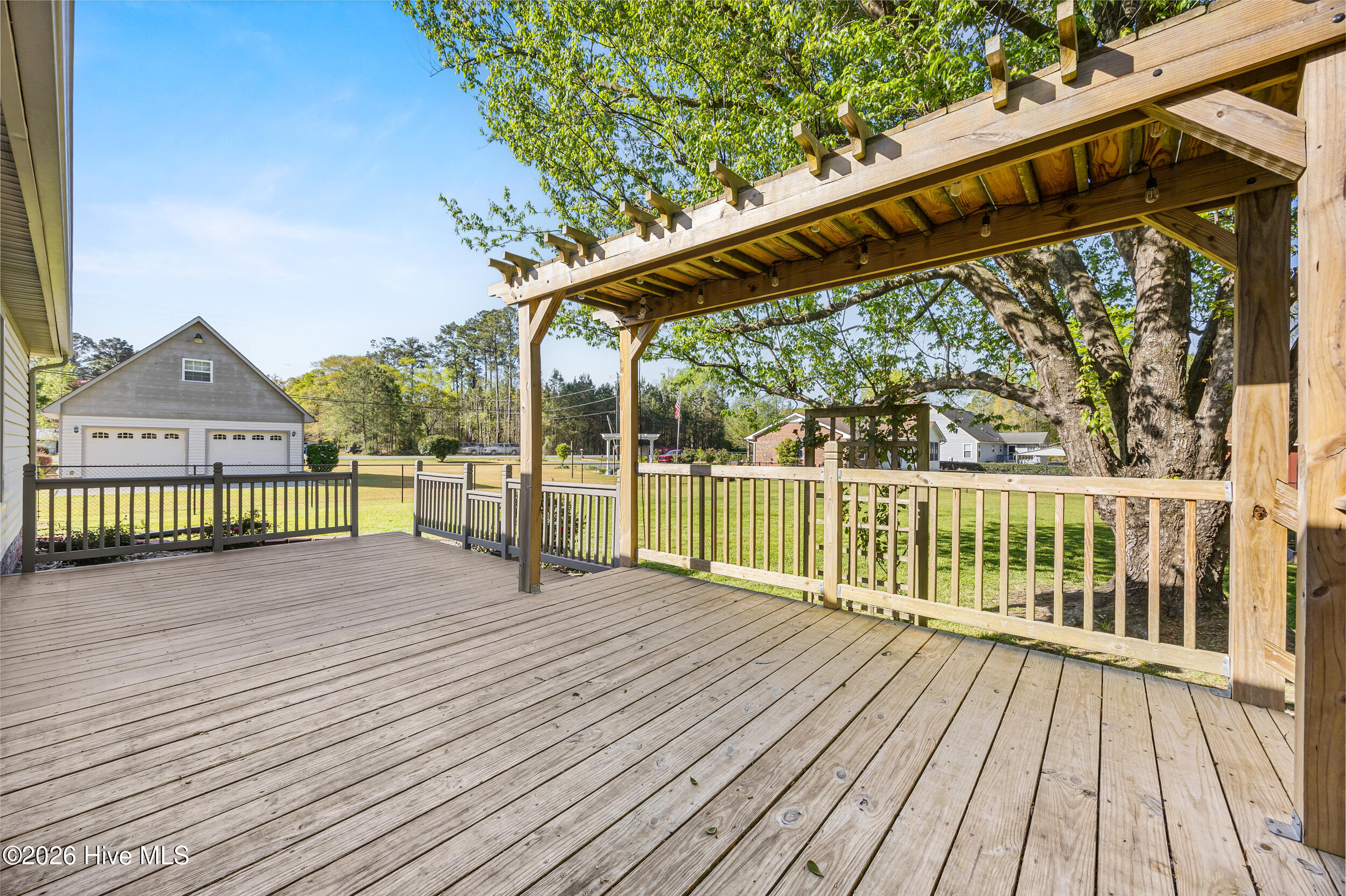 100565895 | Photo 46