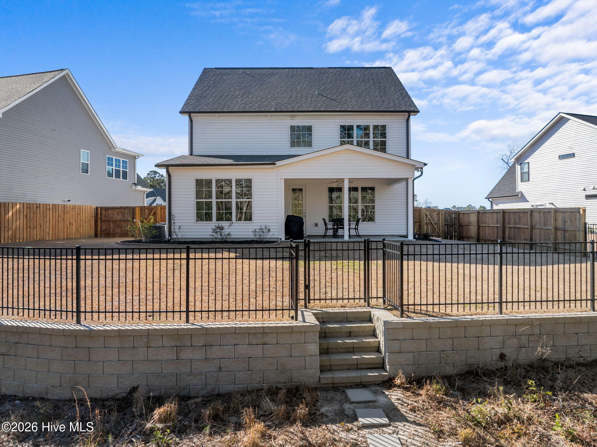 100552740 | Photo 55