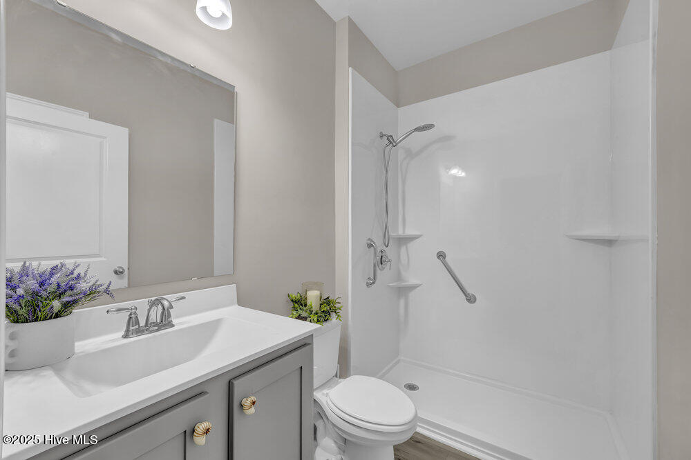 100520096 | Photo 21