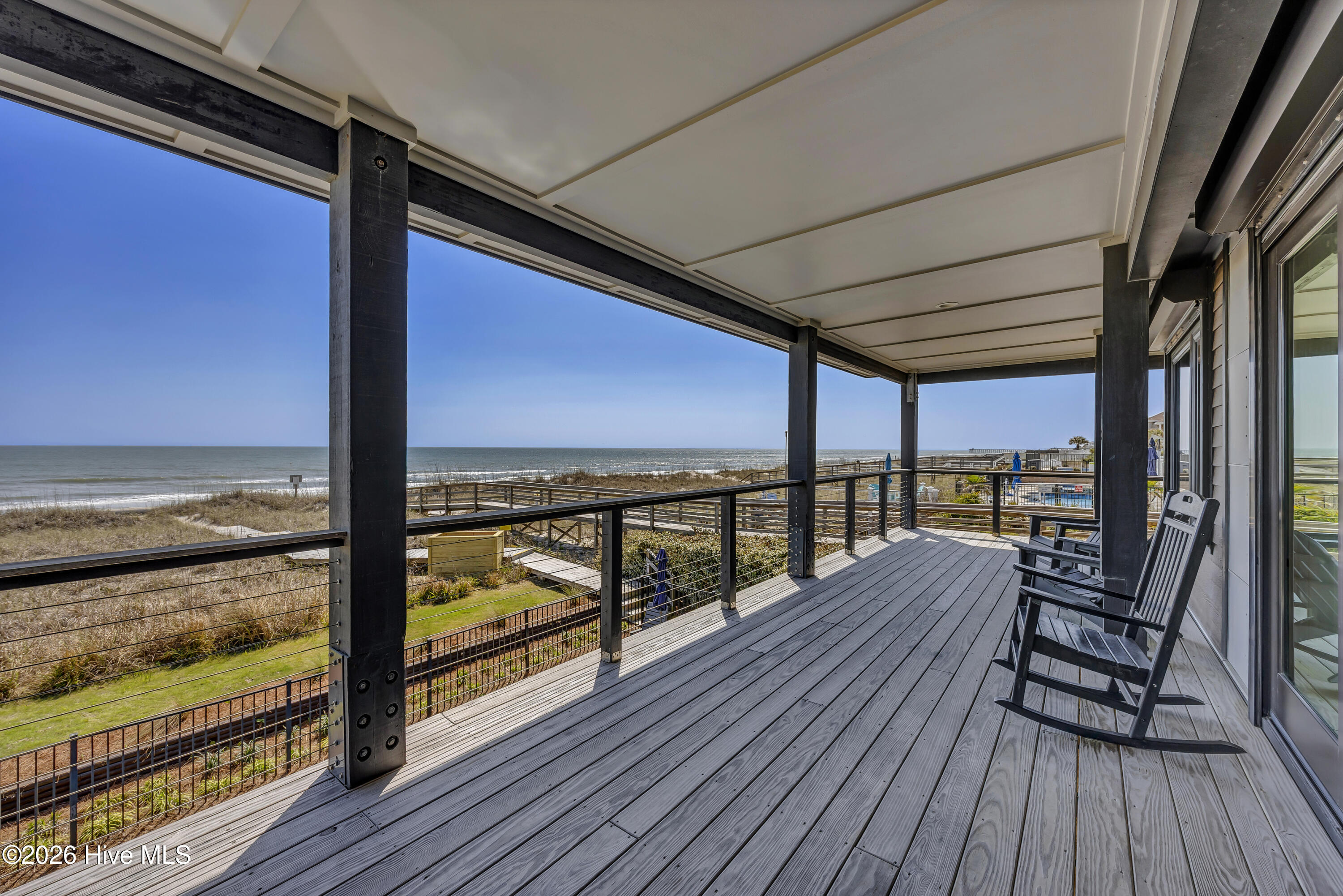 100565280 | Photo 41