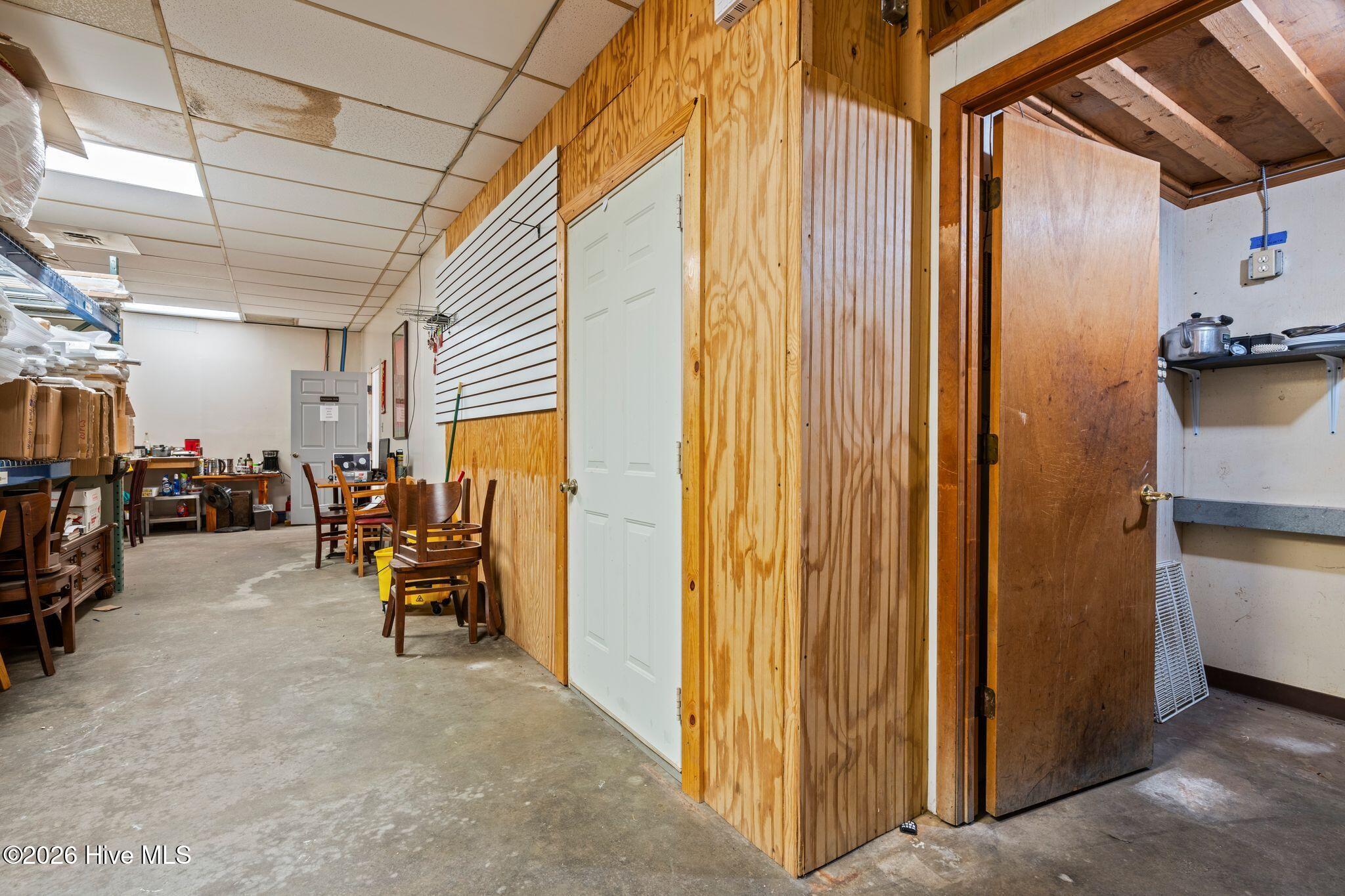 100550441 | Photo 45