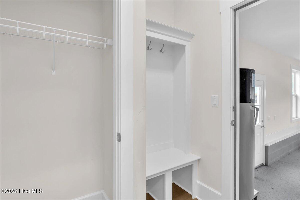 100548797 | Photo 46