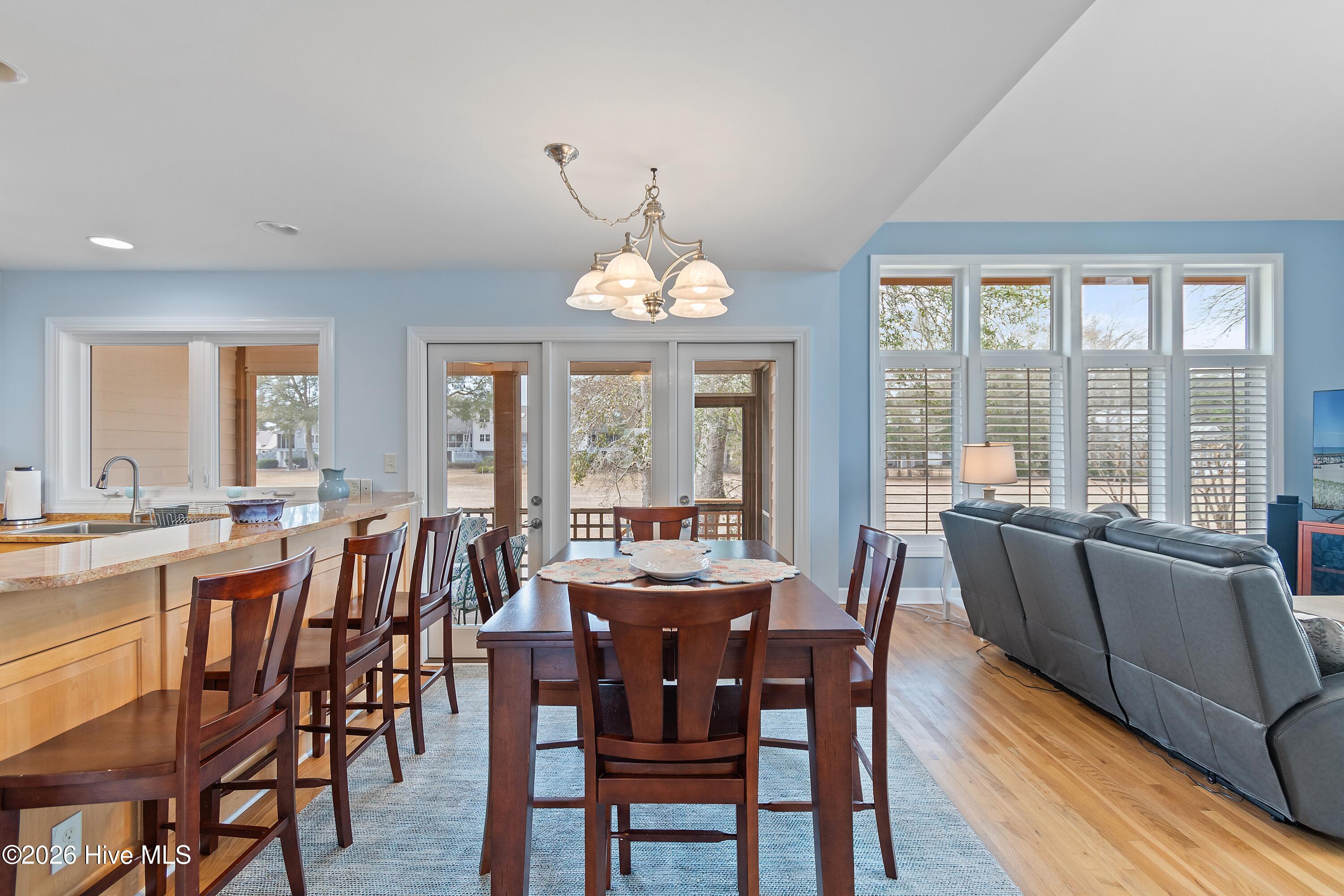 100557427 | Photo 28