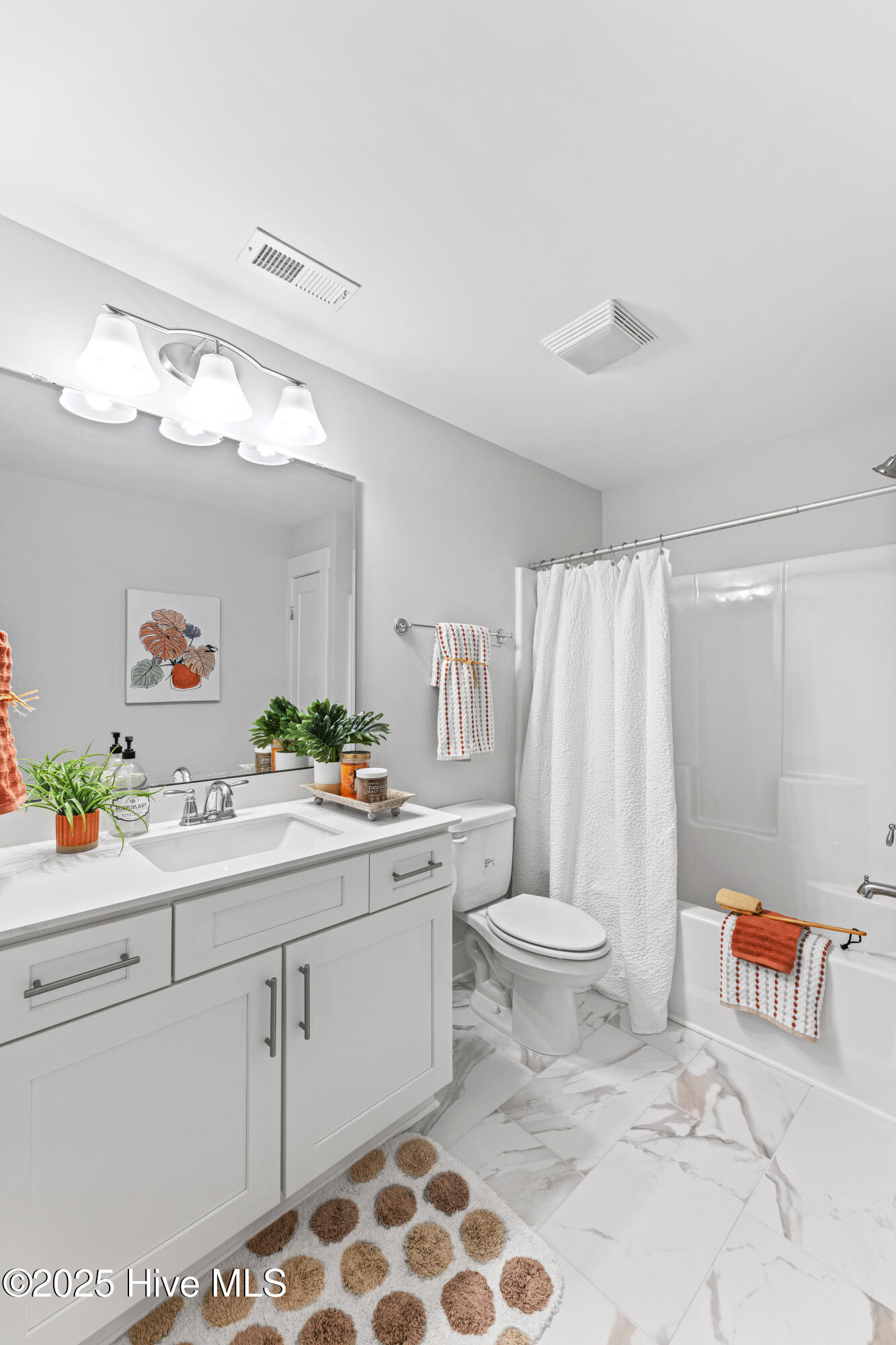 100528893 | Photo 10