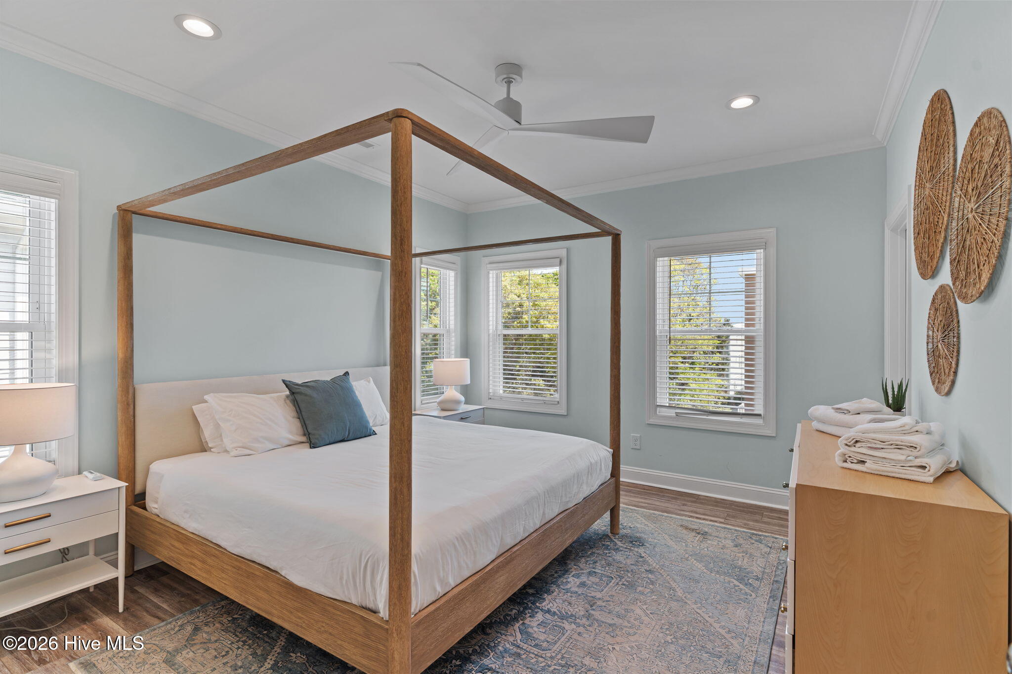 100565767 | Photo 19