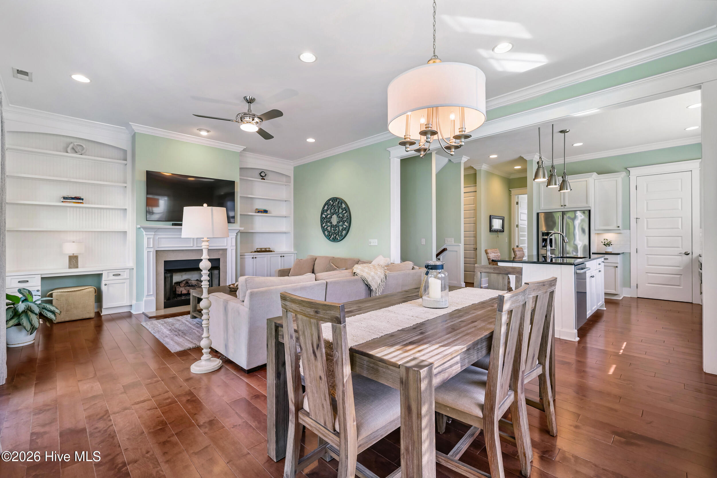 100553548 | Photo 24