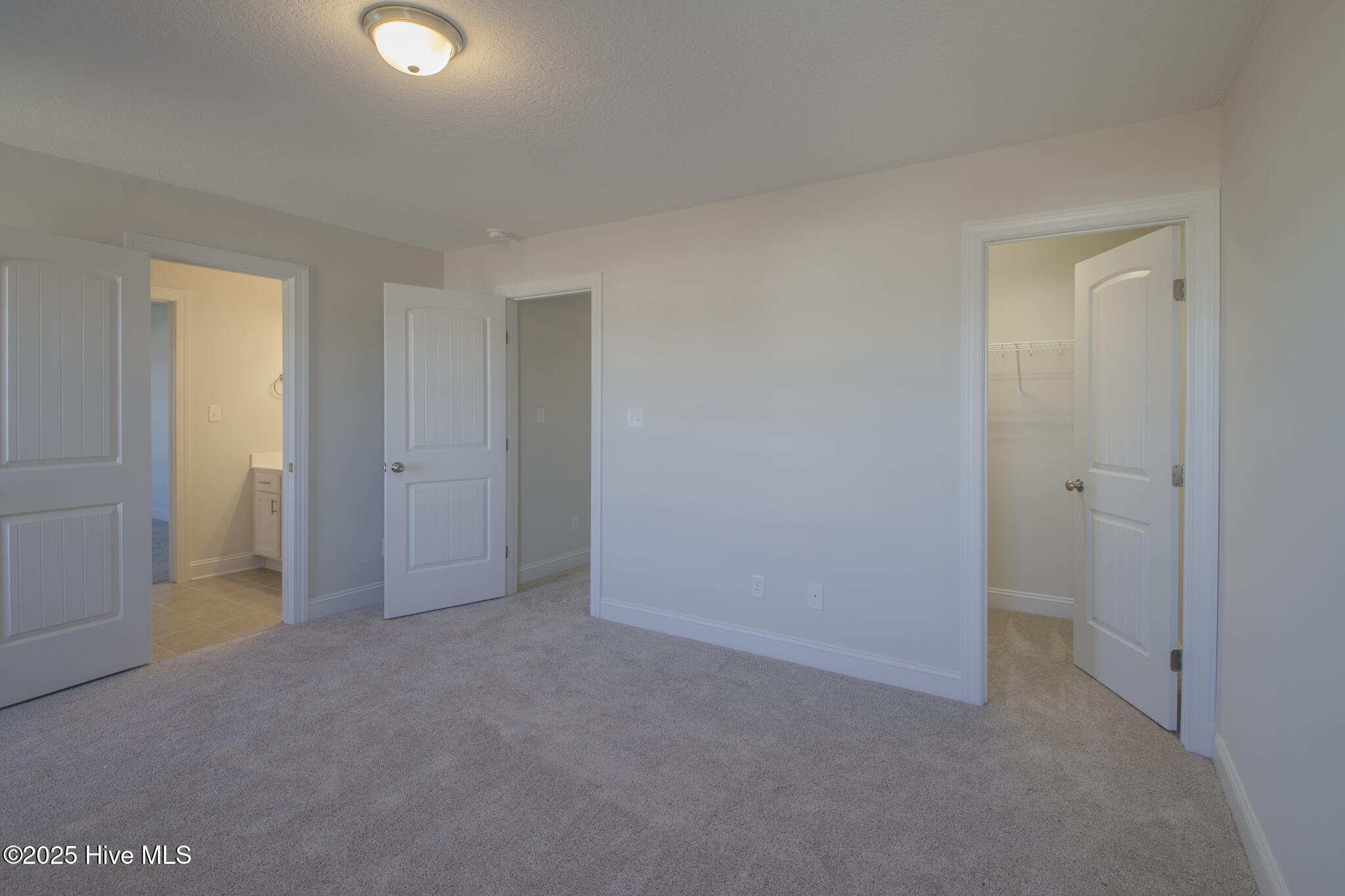 100492208 | Photo 22