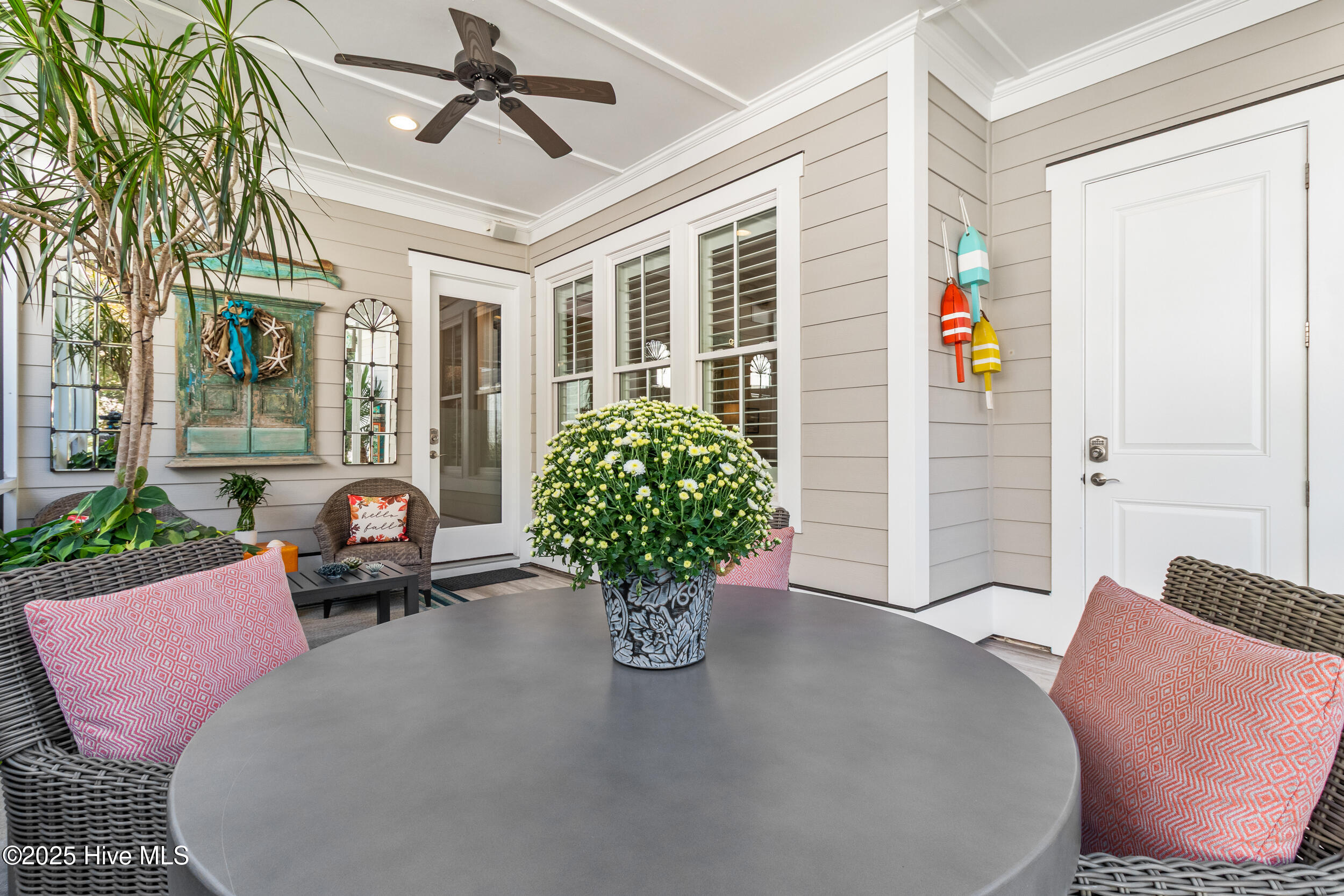 100537766 | Photo 44