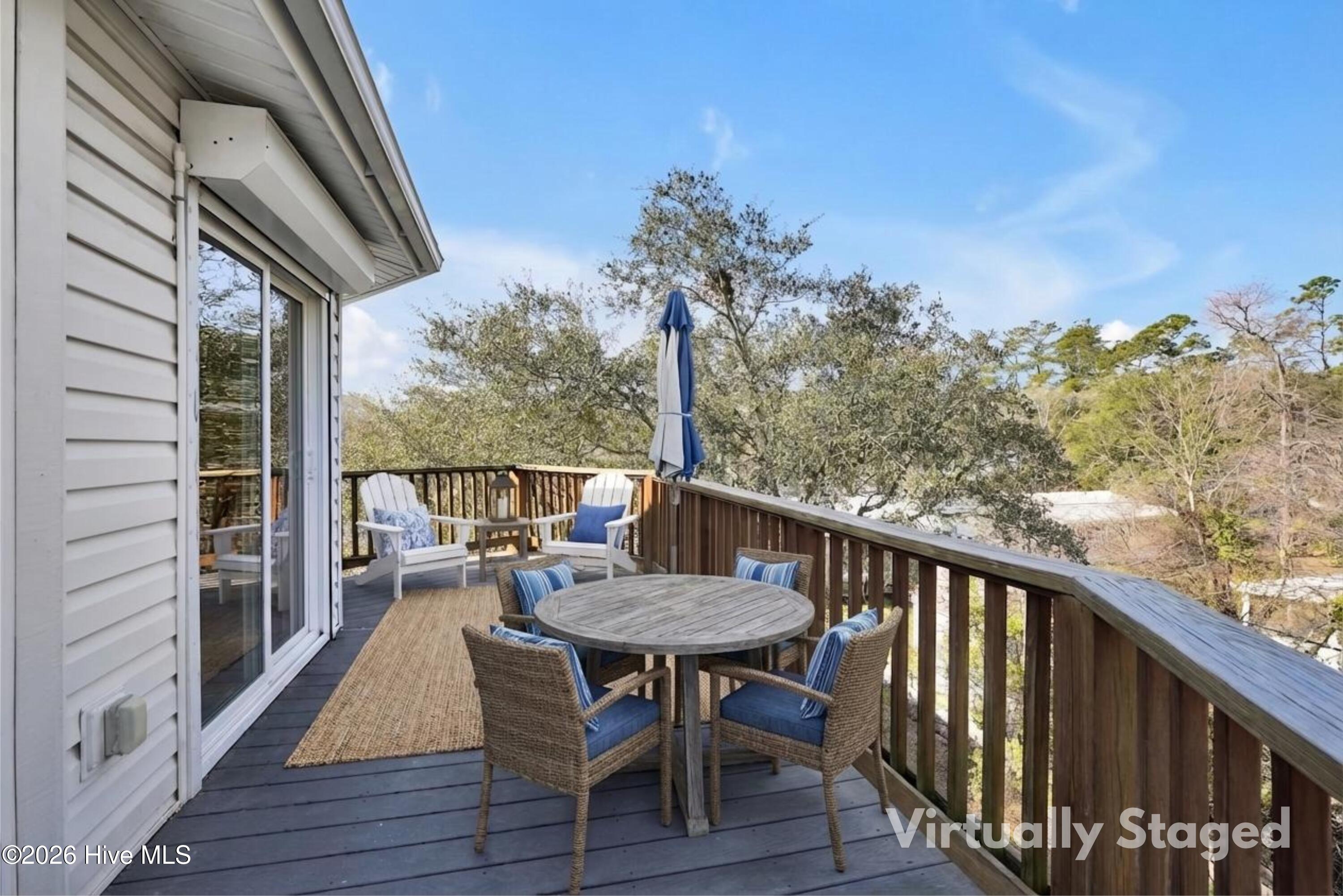 100562809 | Photo 25