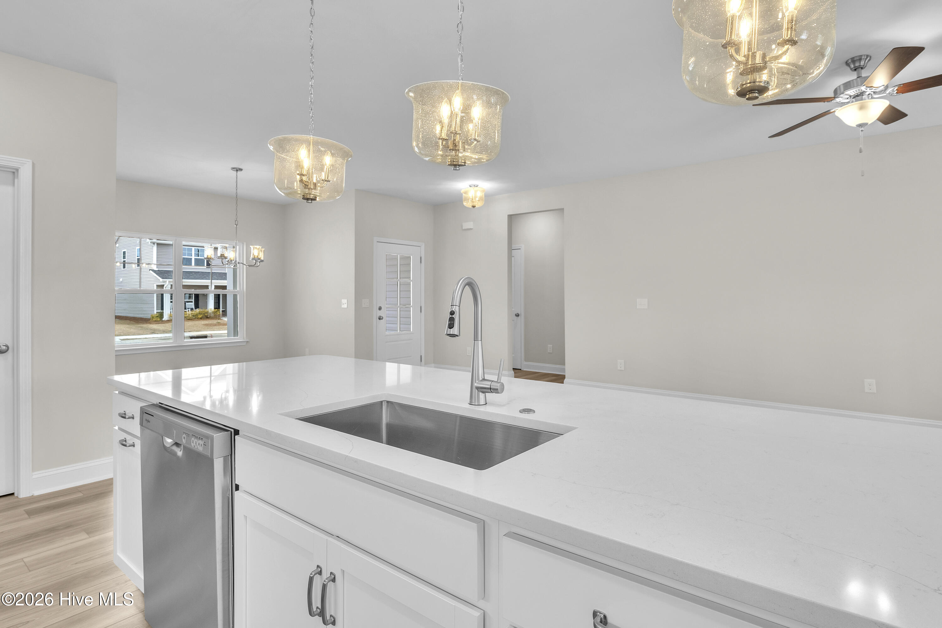 100552787 | Photo 23