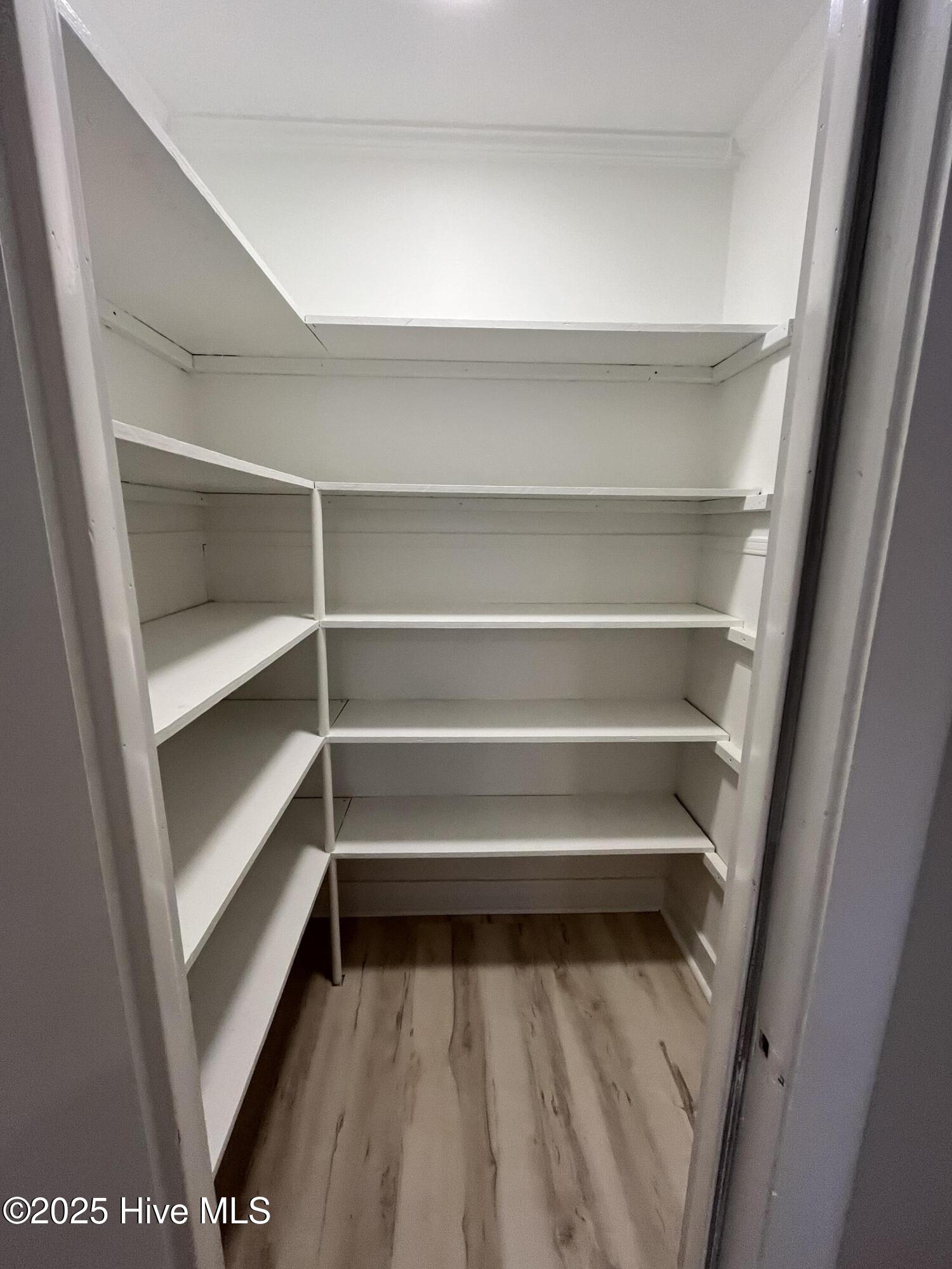 100546047 | Photo 11