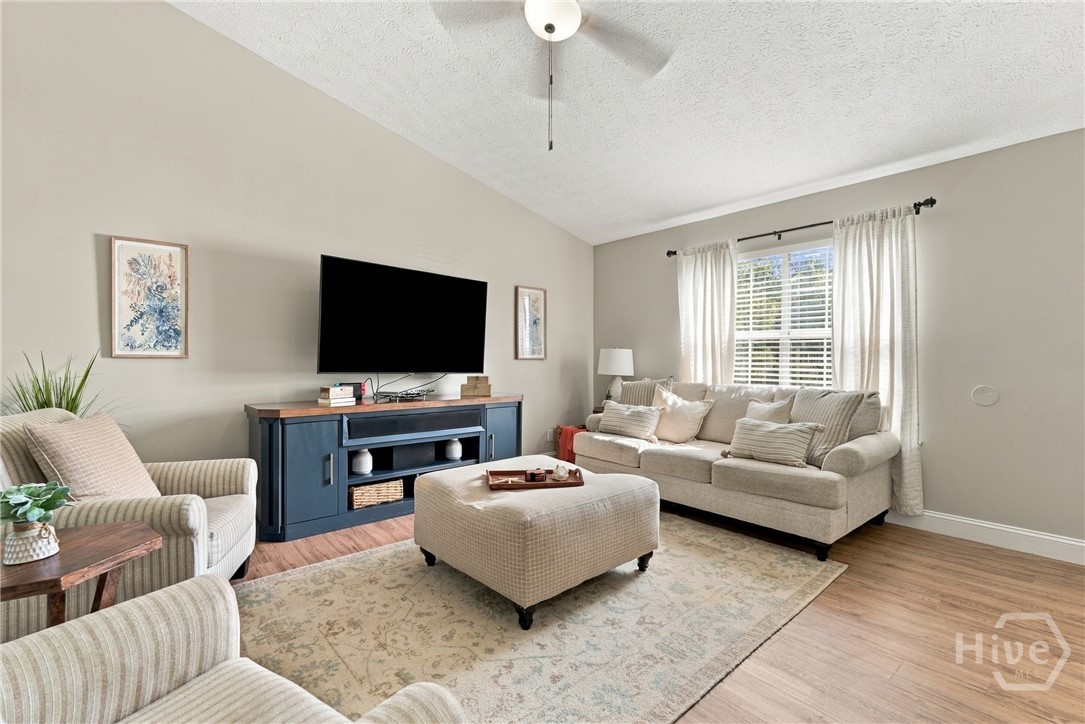 Photo 4 of Single family home for sale at 137 Crossover Ln, Savannah, GA 31410 | MLS# SA365472 | Listing updated on 2026-10-03