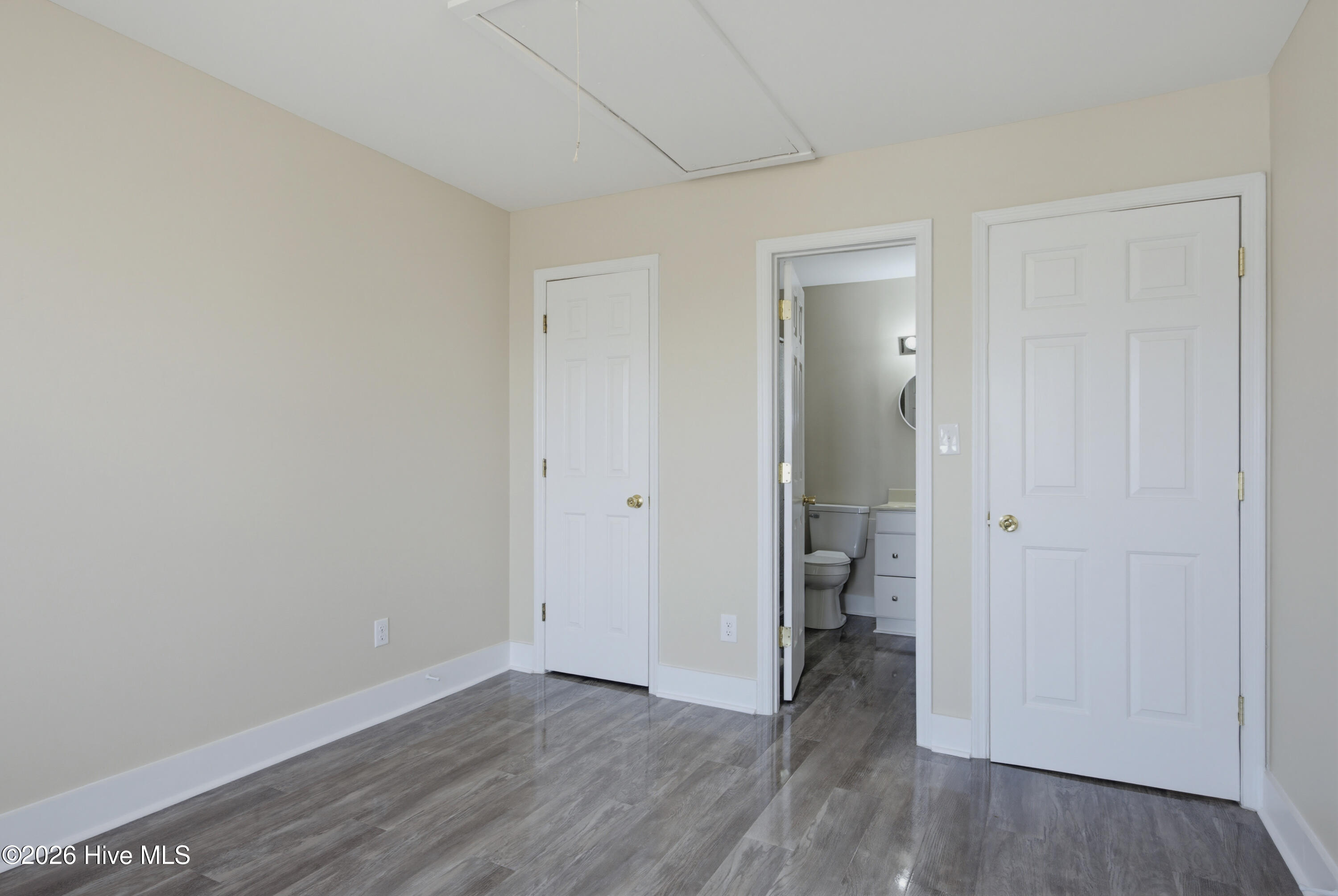 100489747 | Photo 17