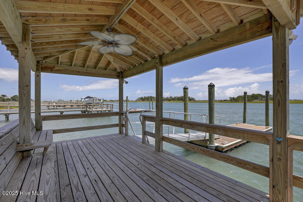 100556855 | Photo 28