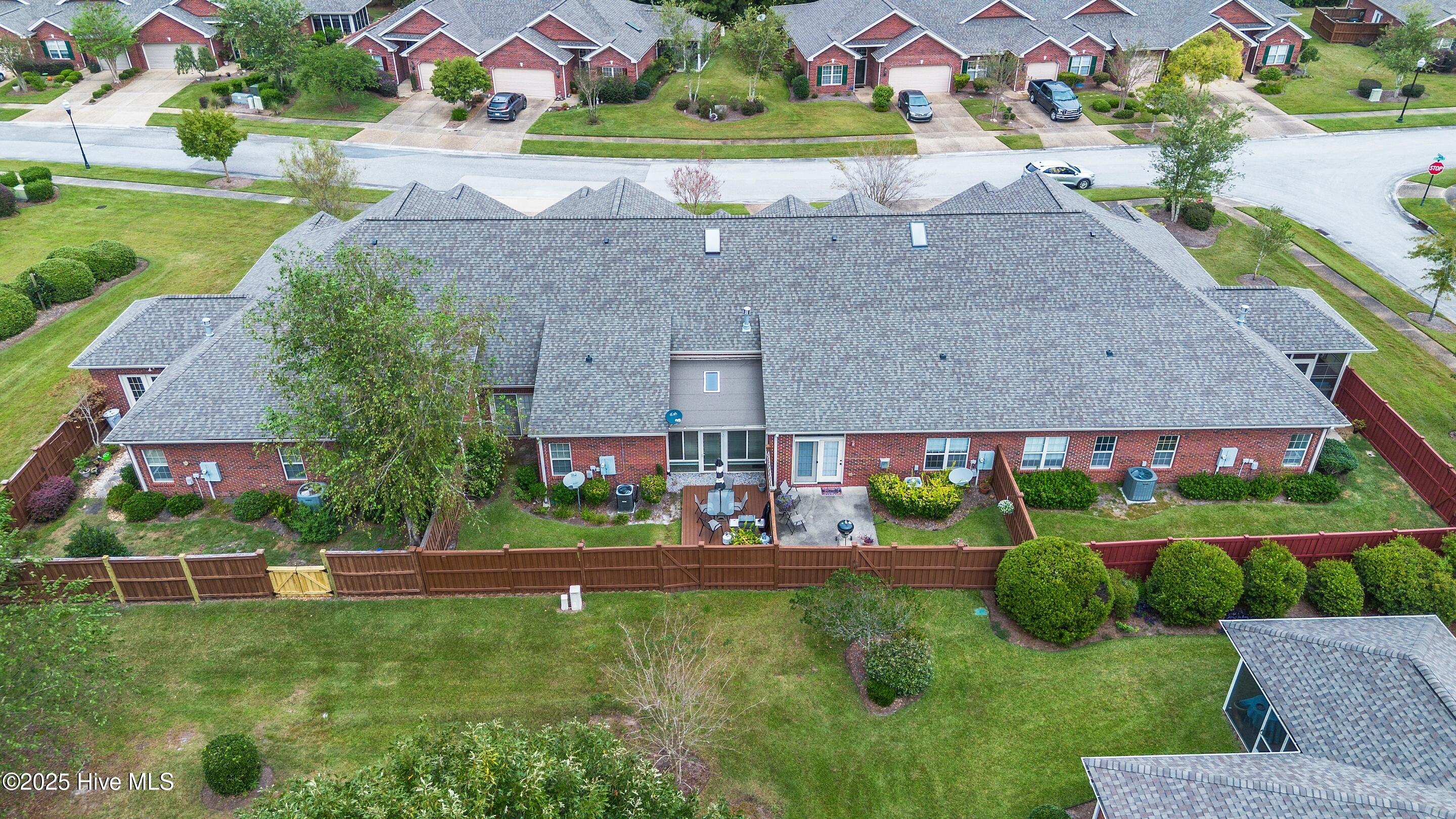 100532046 | Photo 44