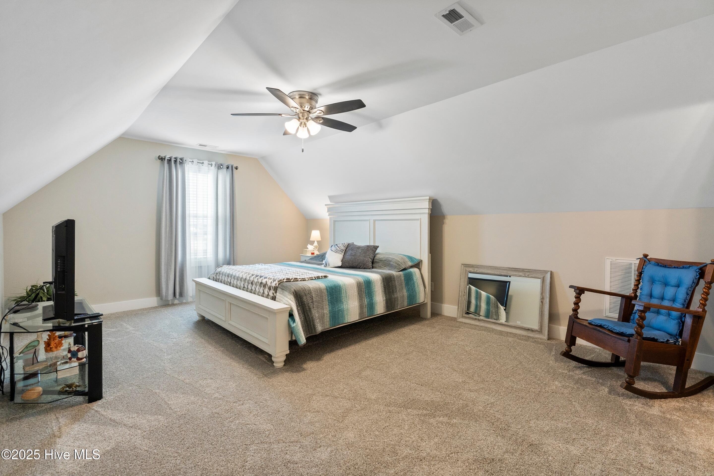 100538815 | Photo 10