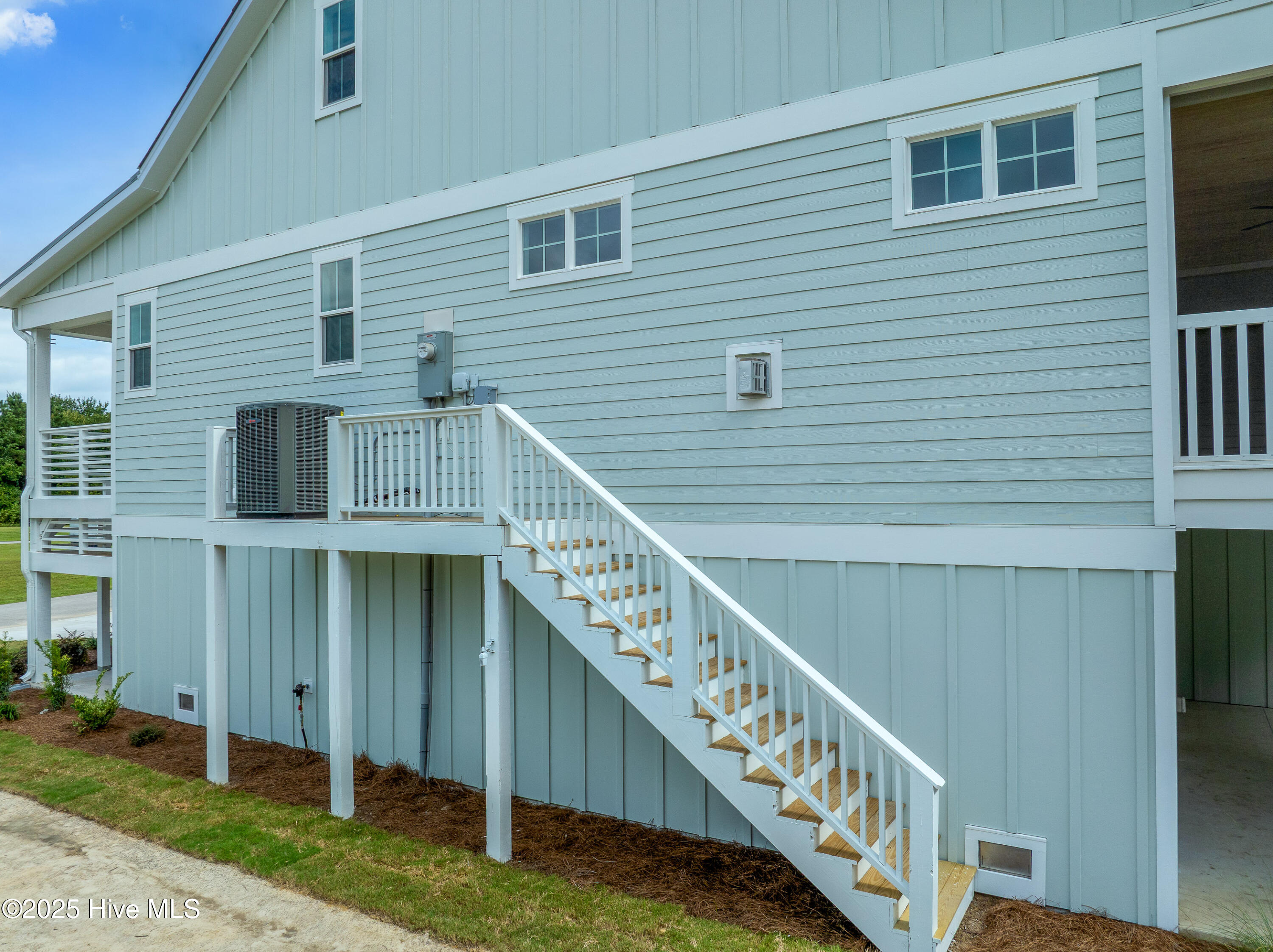 100552235 | Photo 36