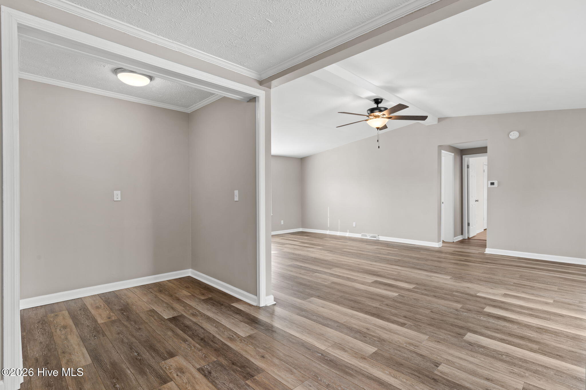 100551725 | Photo 38