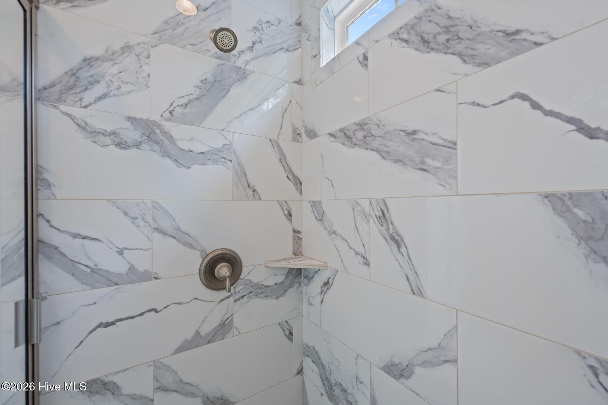 100565759 | Photo 27