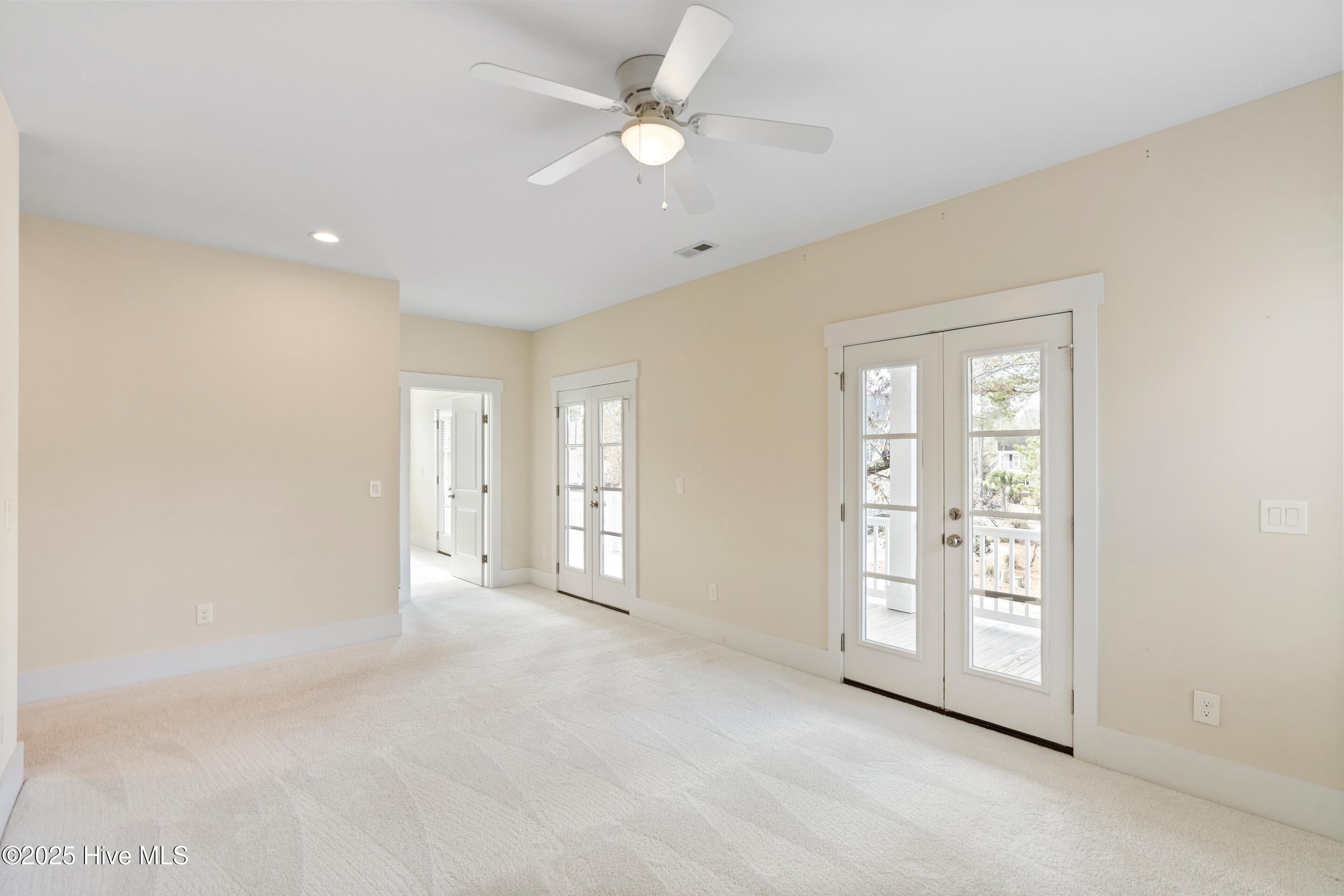 100544817 | Photo 35