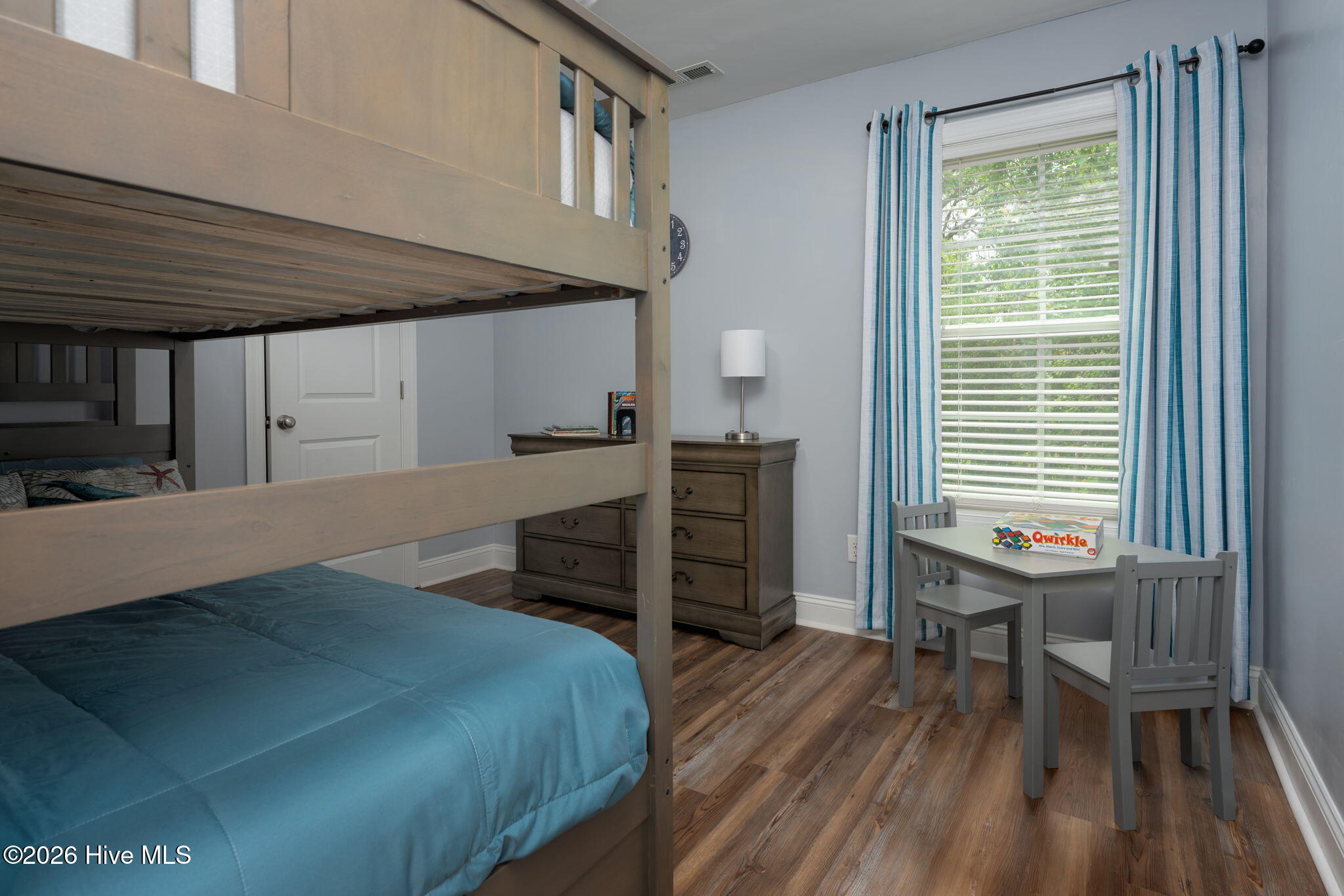 100550807 | Photo 33