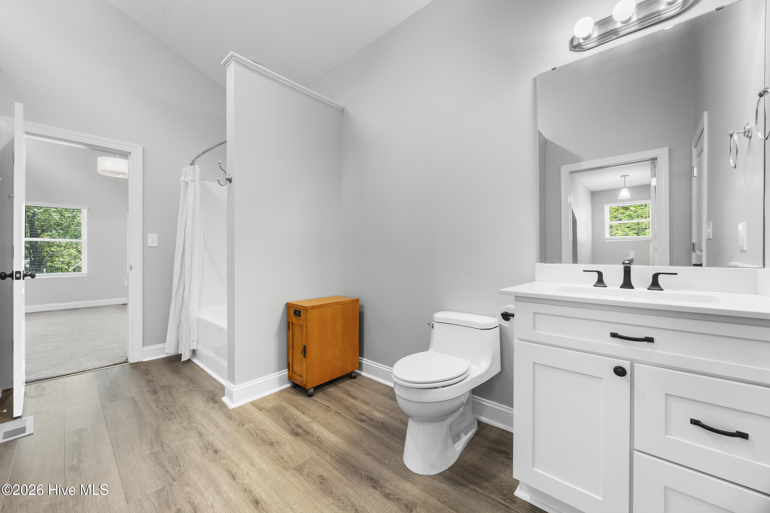 100569624 | Photo 32