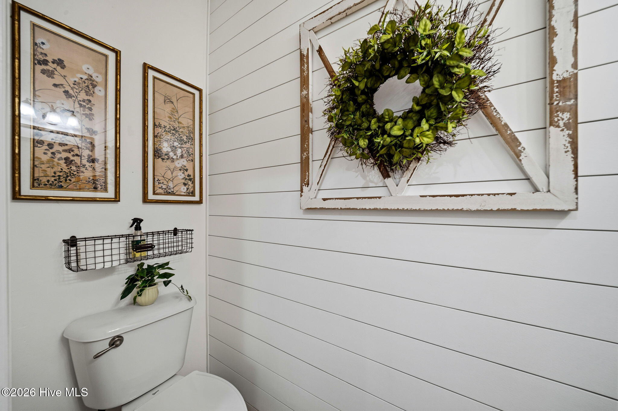 100561515 | Photo 56