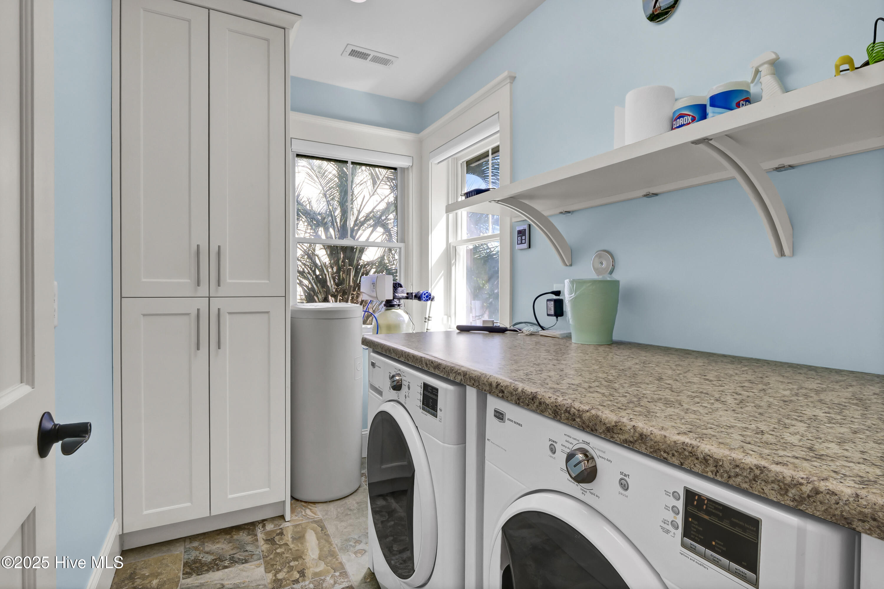 100553290 | Photo 27